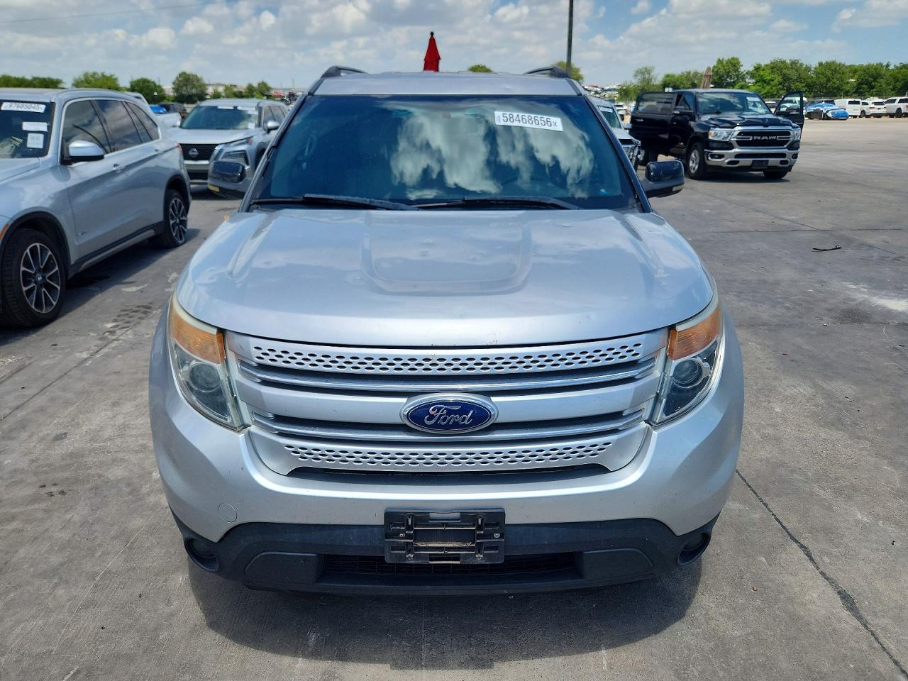 2011 Ford Explorer Xlt Silver vin: 1FMHK7D80BGA31664