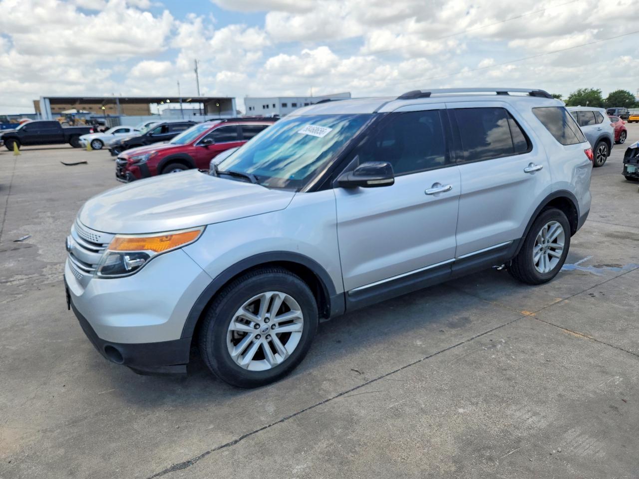 2011 Ford Explorer Xlt Silver vin: 1FMHK7D80BGA31664