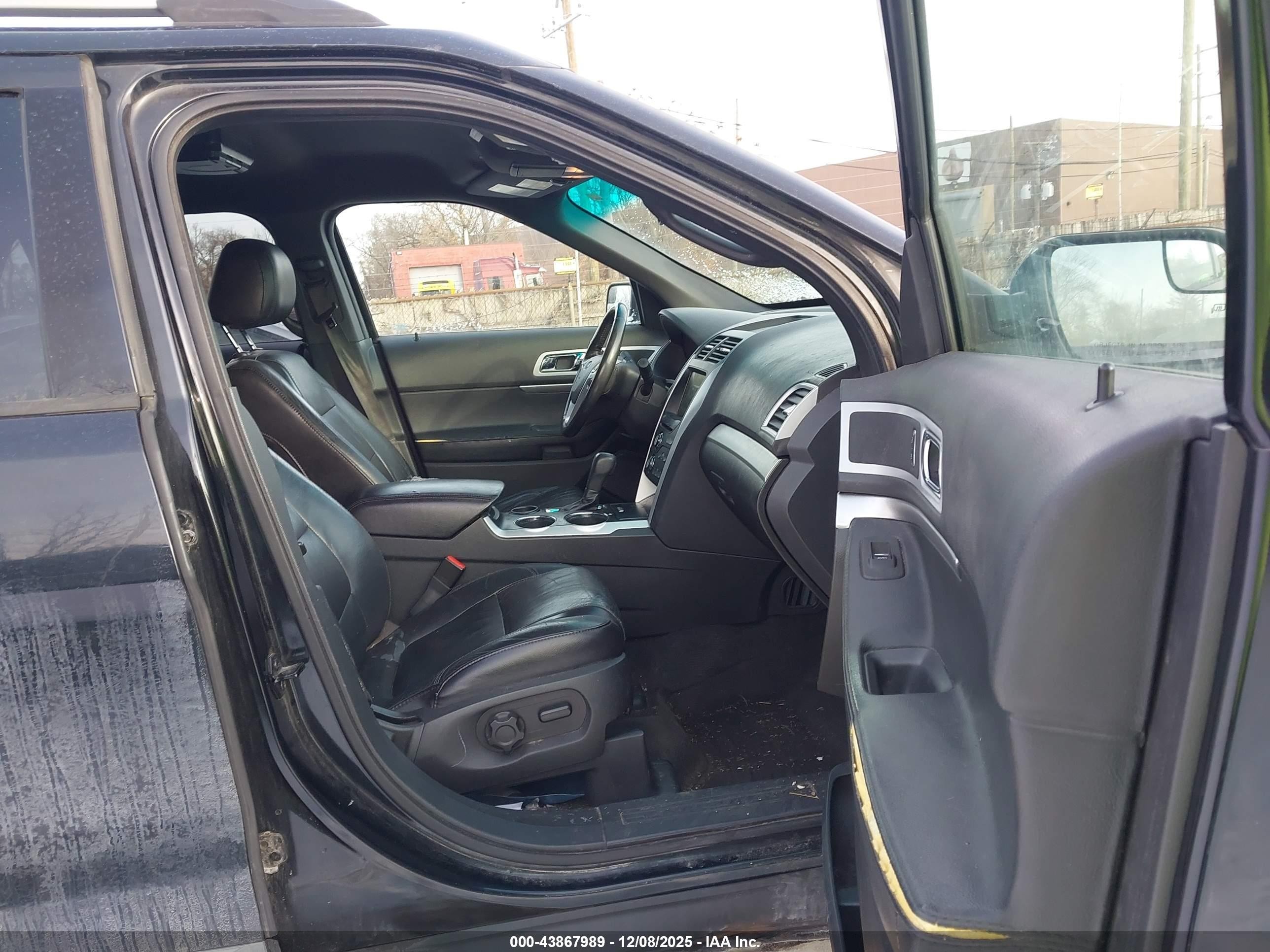 2011 Ford Explorer Xlt Black vin: 1FMHK7D80BGA50165