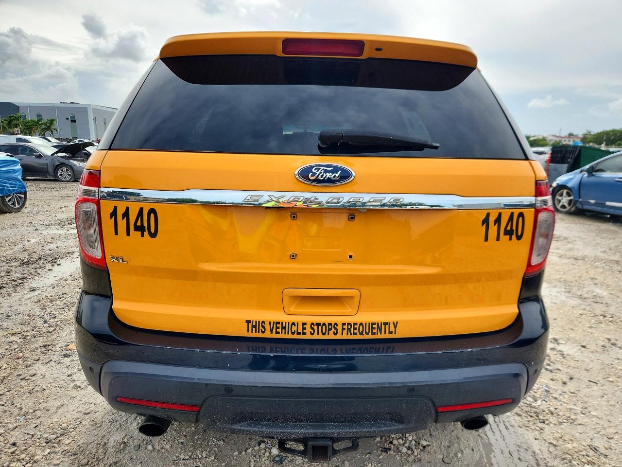 2011 Ford Explorer Xlt Yellow vin: 1FMHK7D80BGA91038
