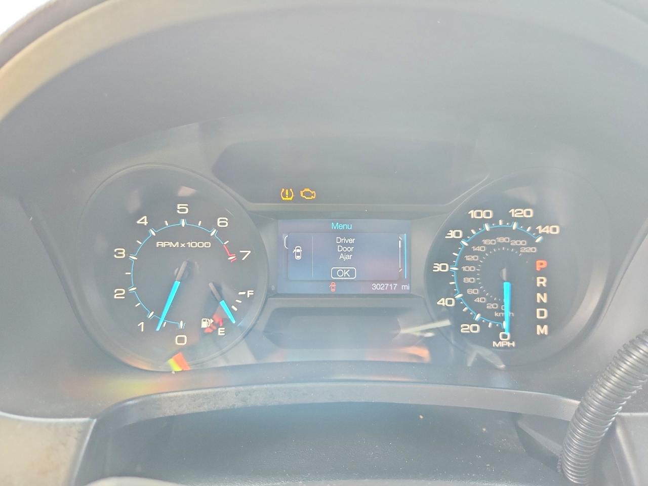 2011 Ford Explorer Xlt Yellow vin: 1FMHK7D80BGA91038