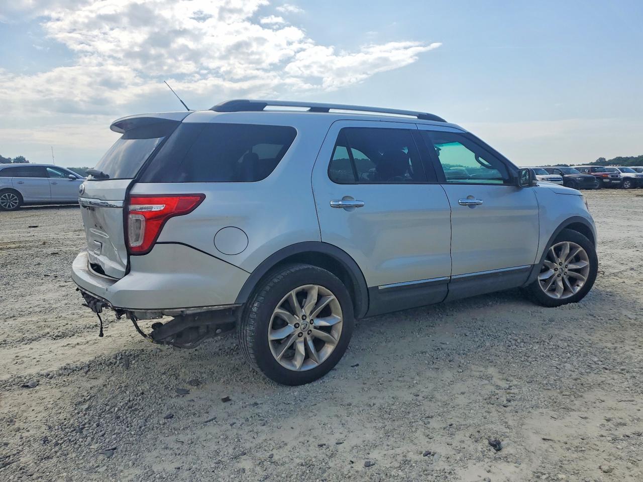 2011 Ford Explorer Xlt Silver vin: 1FMHK7D81BGA63295