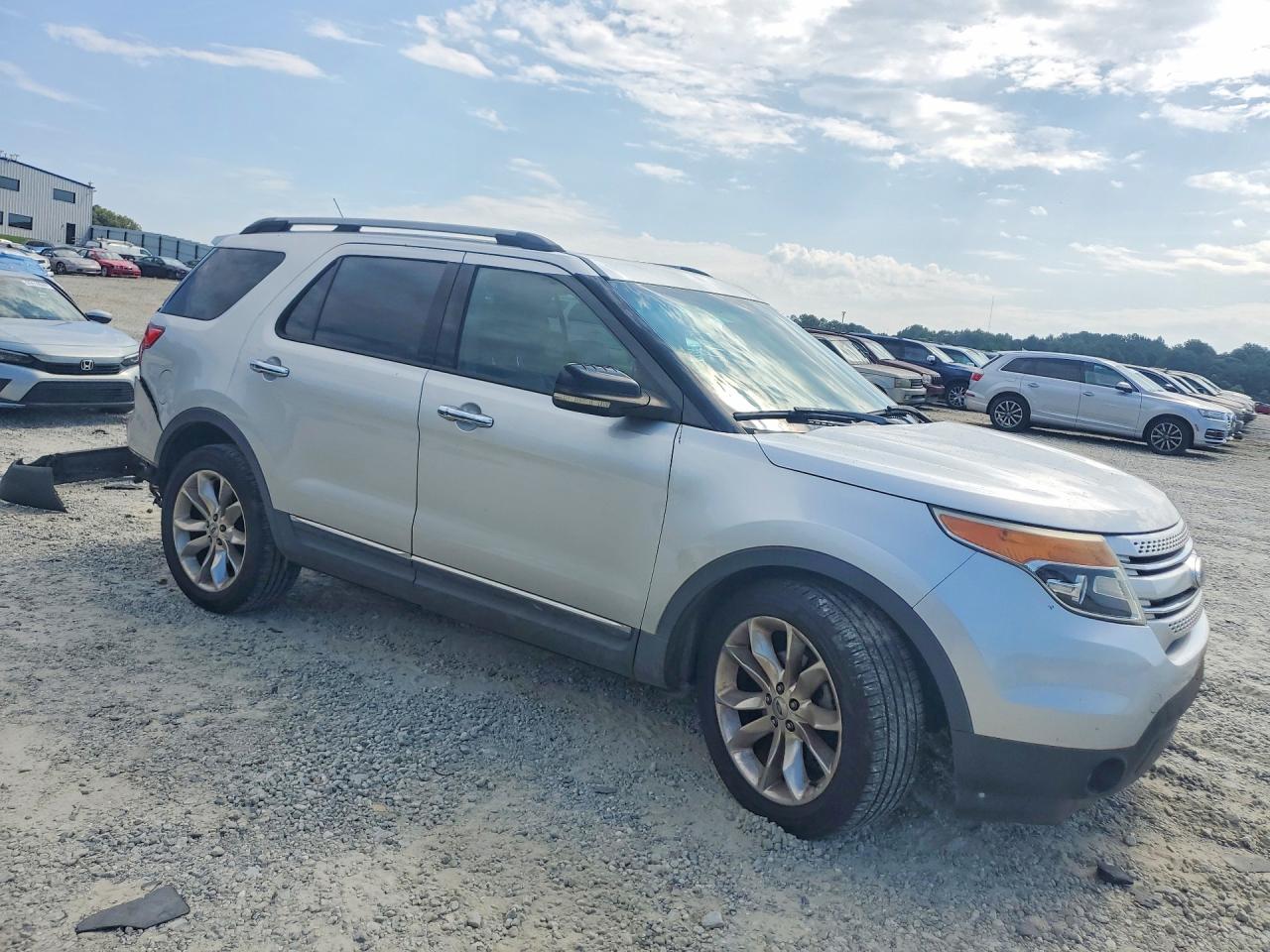 2011 Ford Explorer Xlt Silver vin: 1FMHK7D81BGA63295