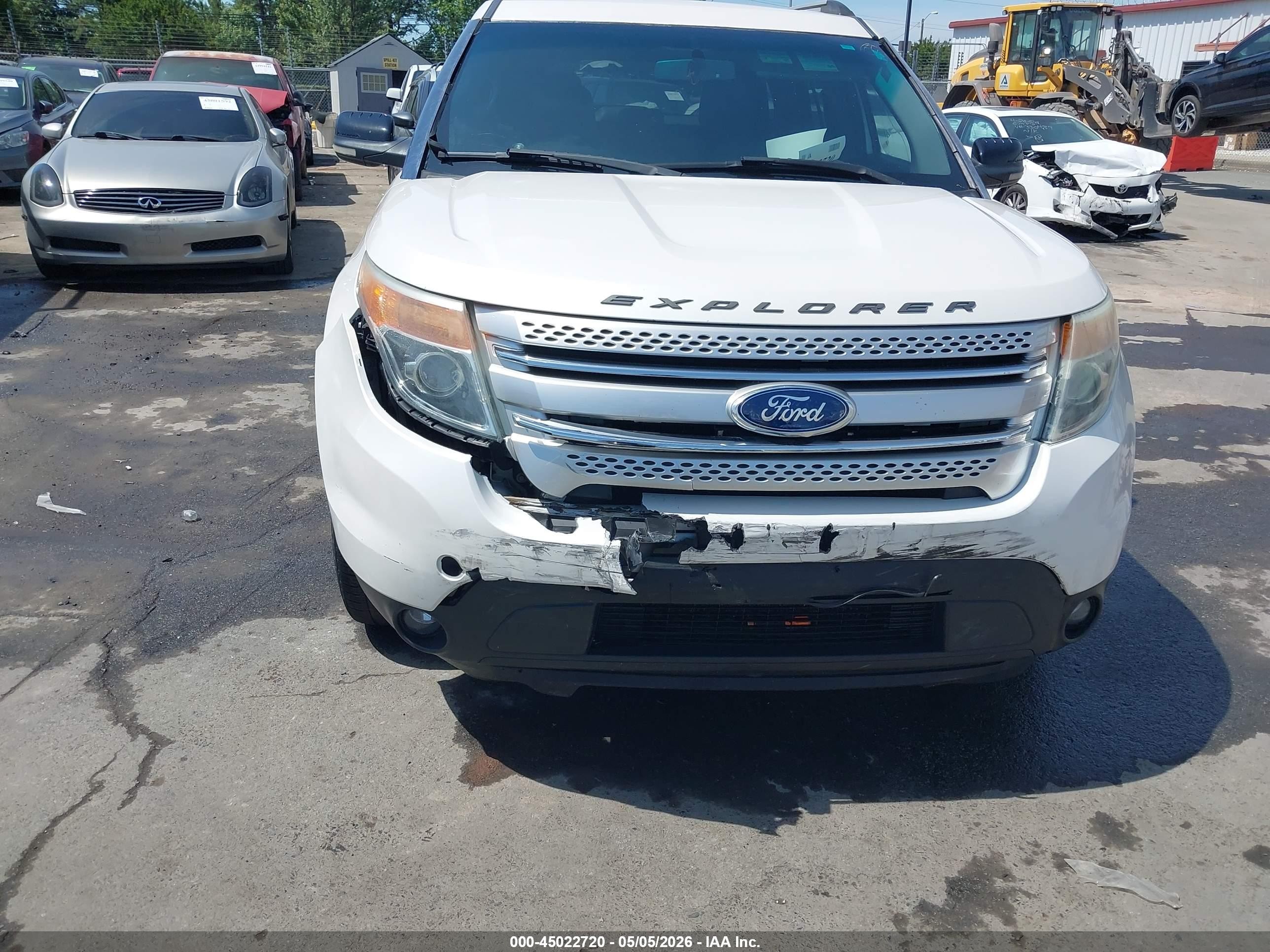 2012 Ford Explorer Xlt White vin: 1FMHK7D81CGA18312