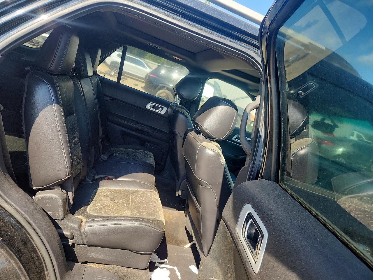 2011 Ford Explorer Xlt Black vin: 1FMHK7D82BGA10556