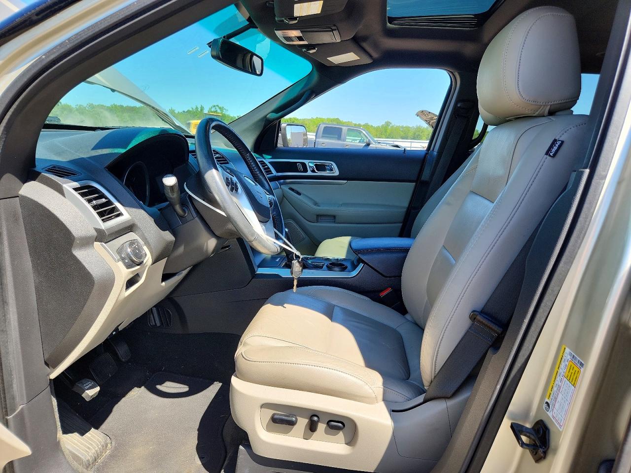 2011 Ford Explorer Xlt Tan vin: 1FMHK7D82BGA78968