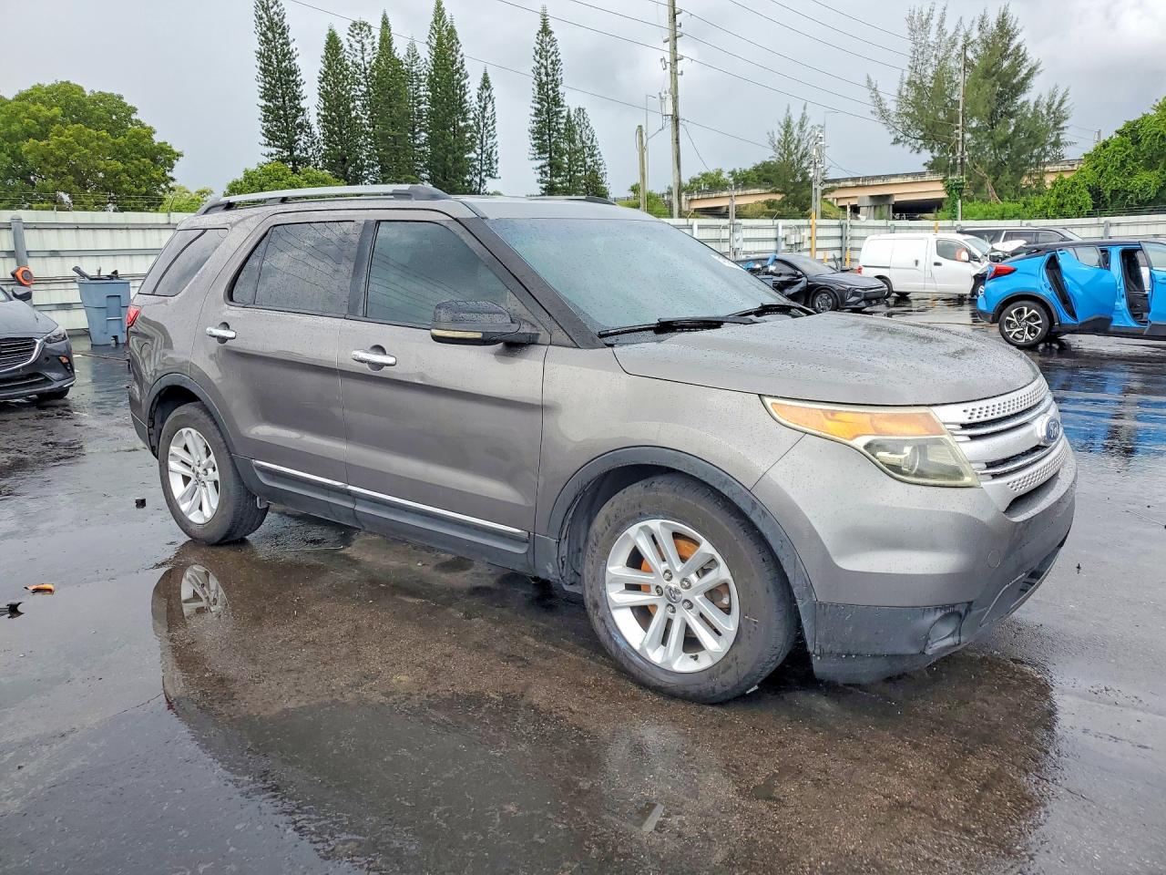 2011 Ford Explorer Xlt Gray vin: 1FMHK7D82BGA94300