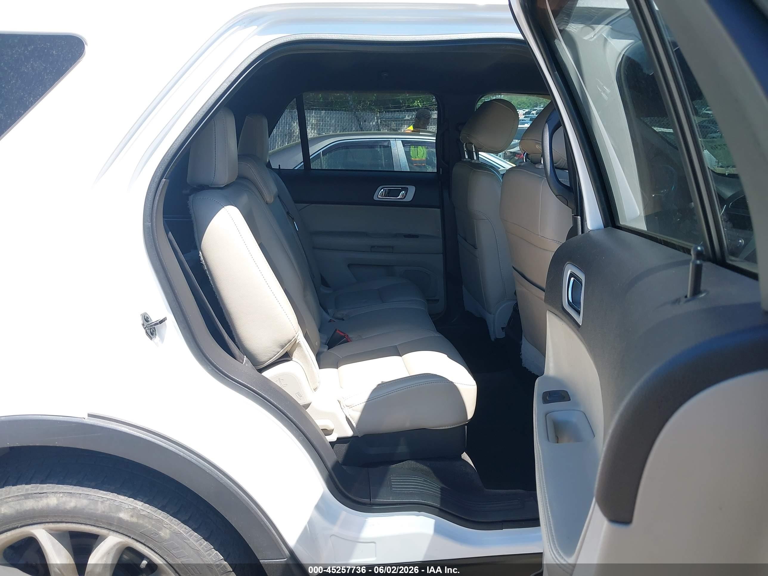 2012 Ford Explorer Xlt Белый vin: 1FMHK7D82CGA63372