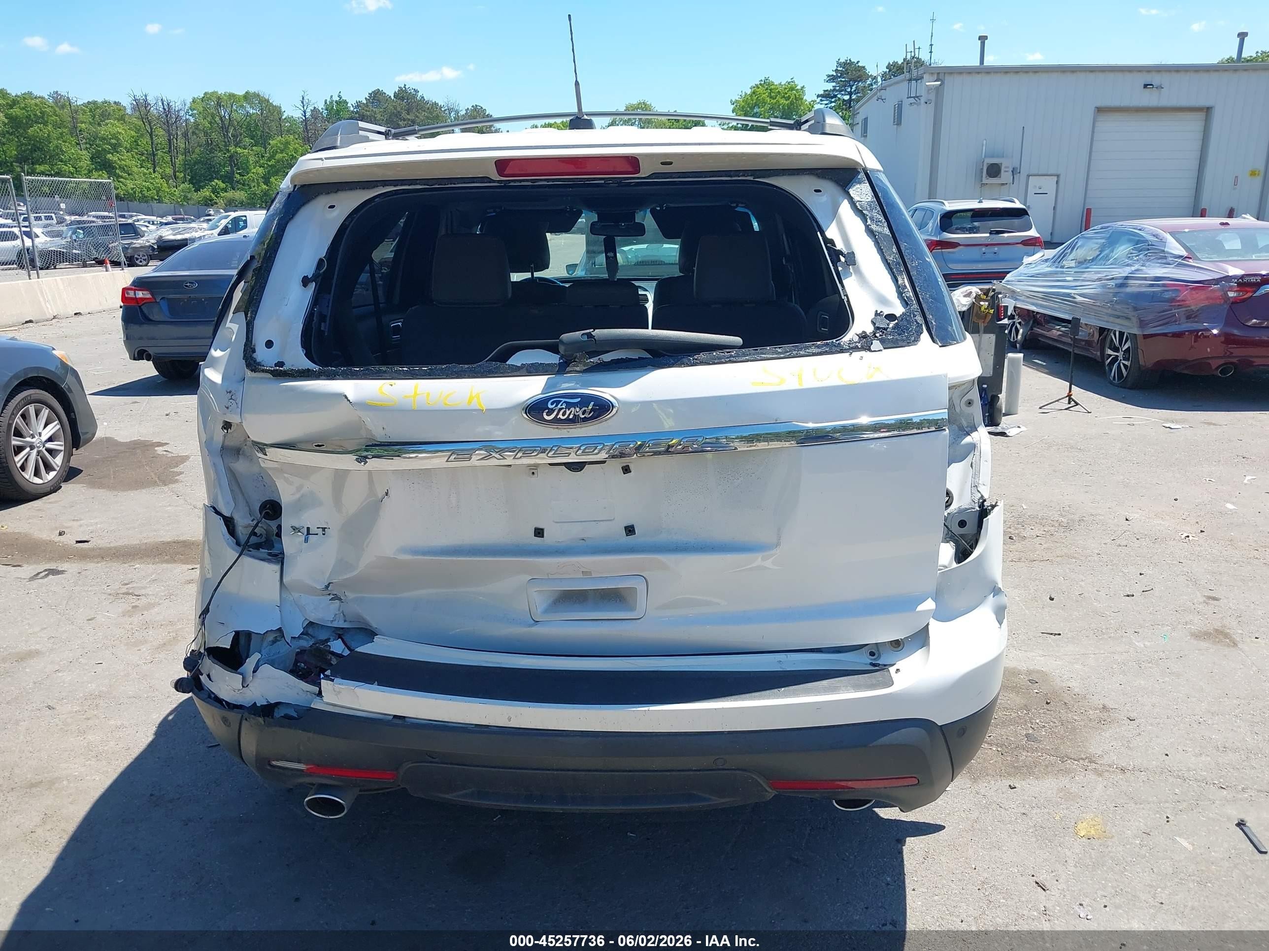 2012 Ford Explorer Xlt Белый vin: 1FMHK7D82CGA63372