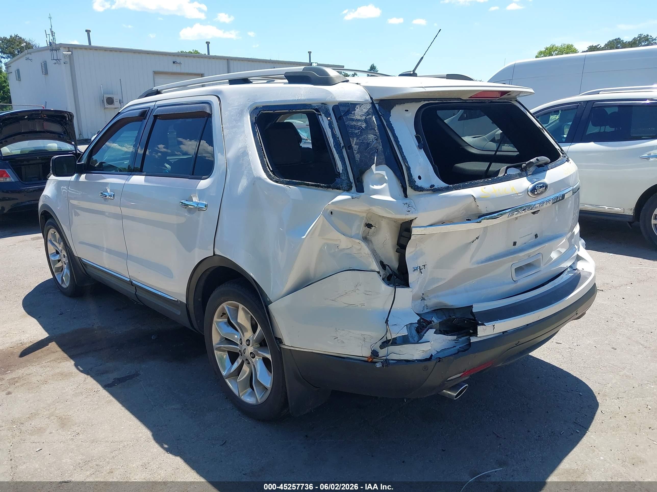 2012 Ford Explorer Xlt Белый vin: 1FMHK7D82CGA63372