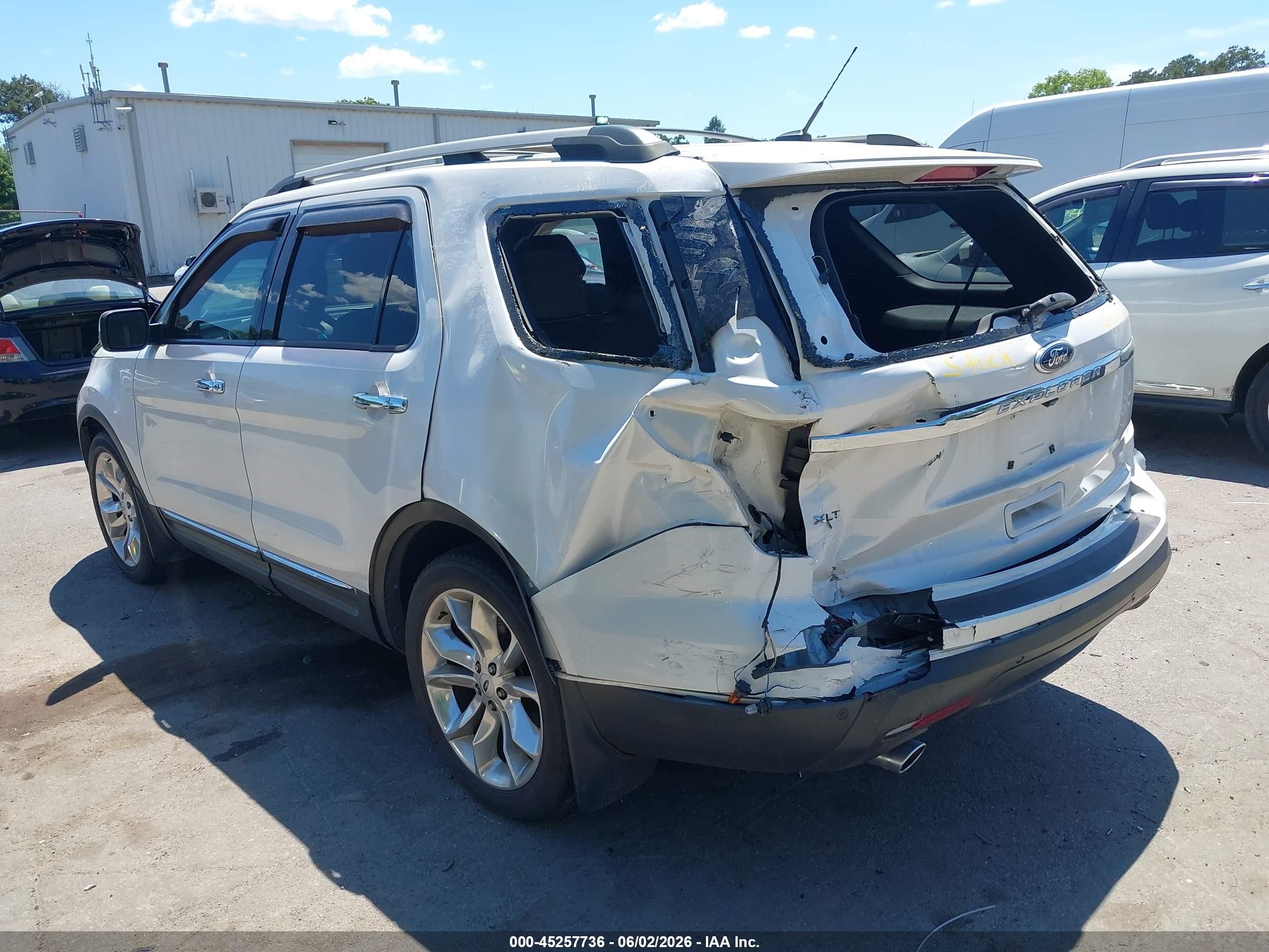 2012 Ford Explorer Xlt Белый vin: 1FMHK7D82CGA63372