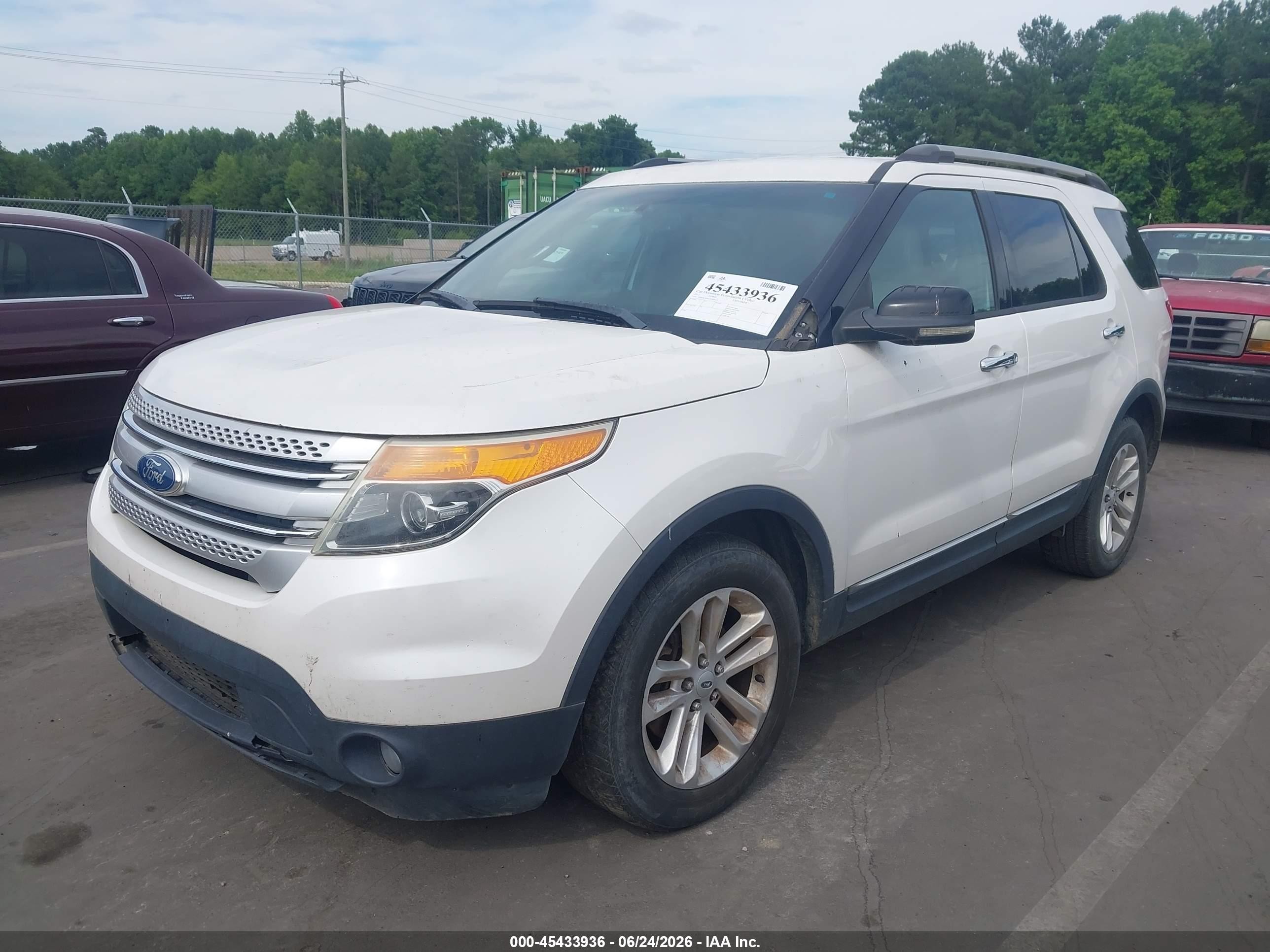 2012 Ford Explorer Xlt White vin: 1FMHK7D82CGA99112