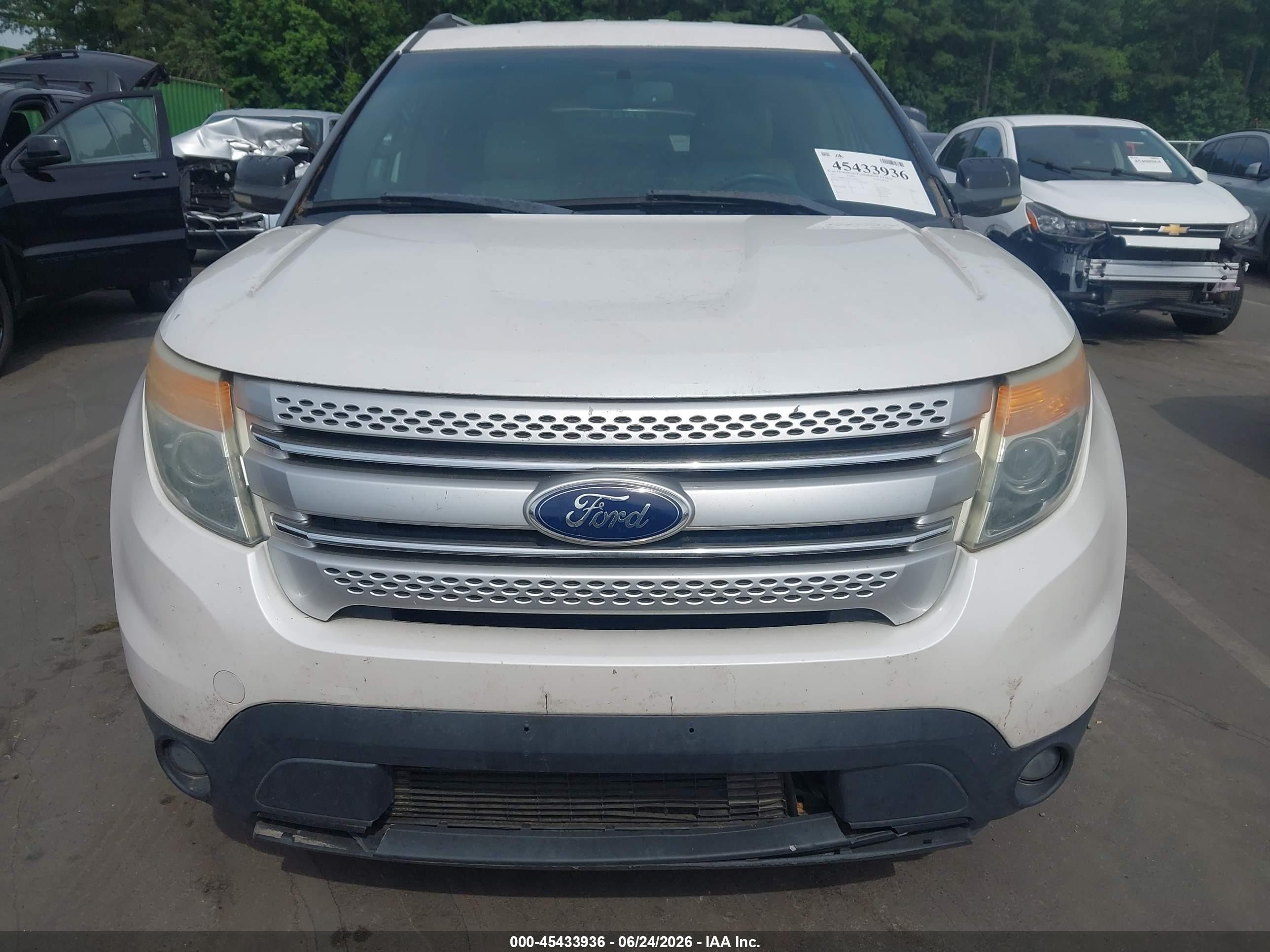 2012 Ford Explorer Xlt White vin: 1FMHK7D82CGA99112