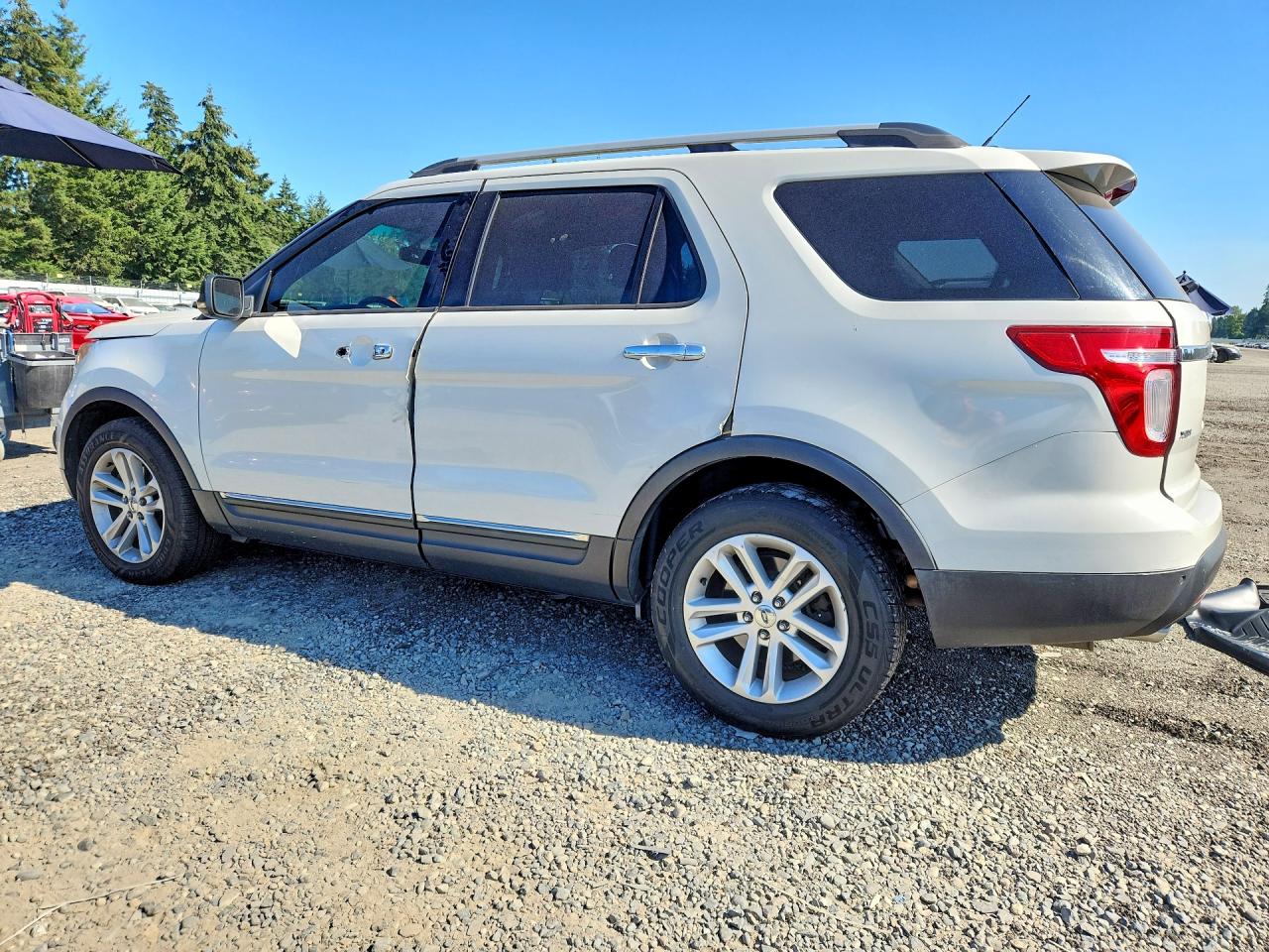 2011 Ford Explorer Xlt White vin: 1FMHK7D83BGA39323
