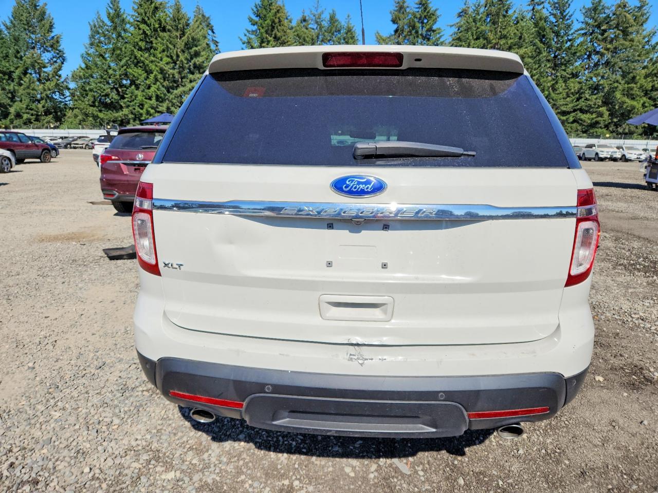 2011 Ford Explorer Xlt White vin: 1FMHK7D83BGA39323