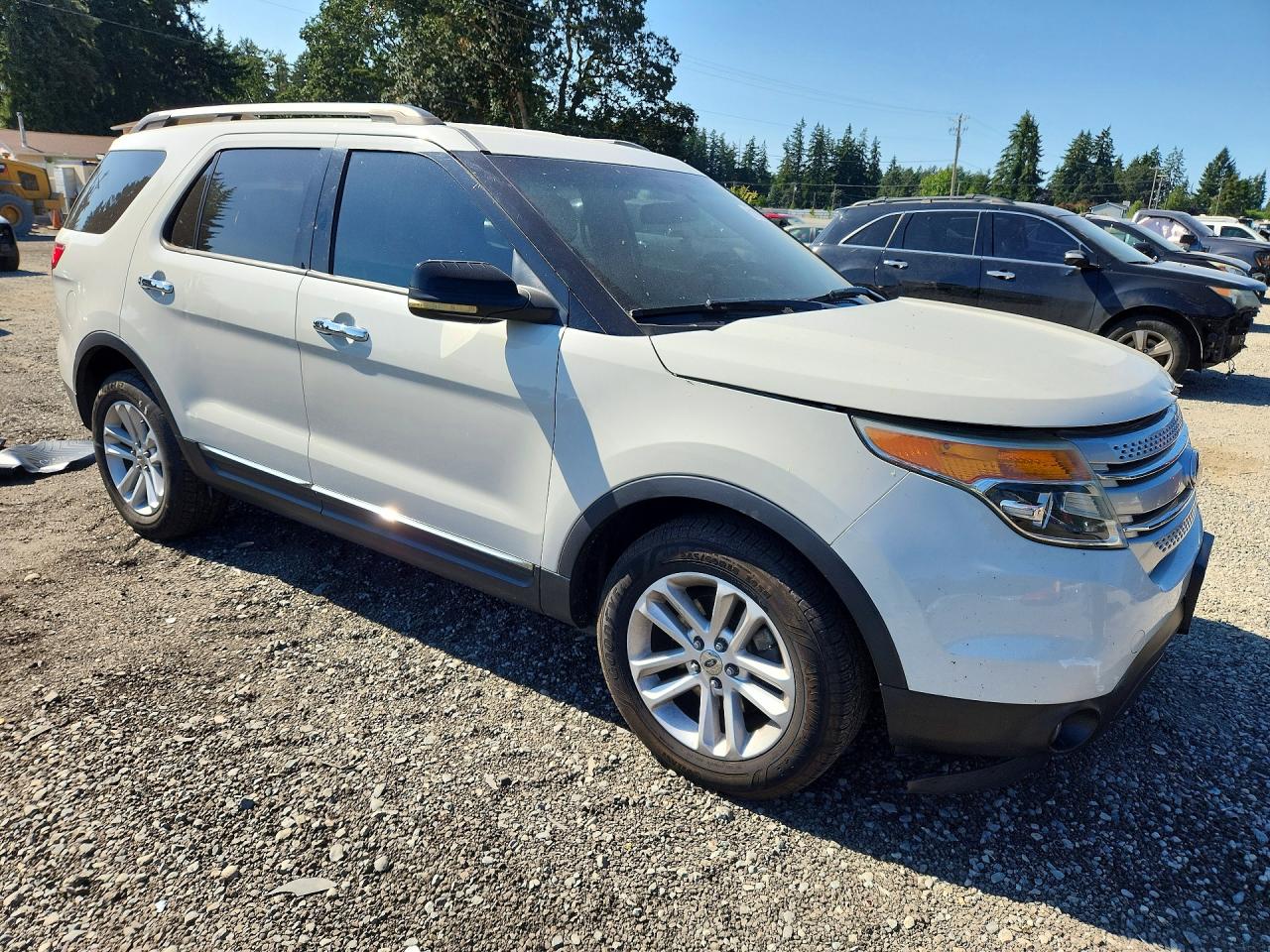 2011 Ford Explorer Xlt White vin: 1FMHK7D83BGA39323