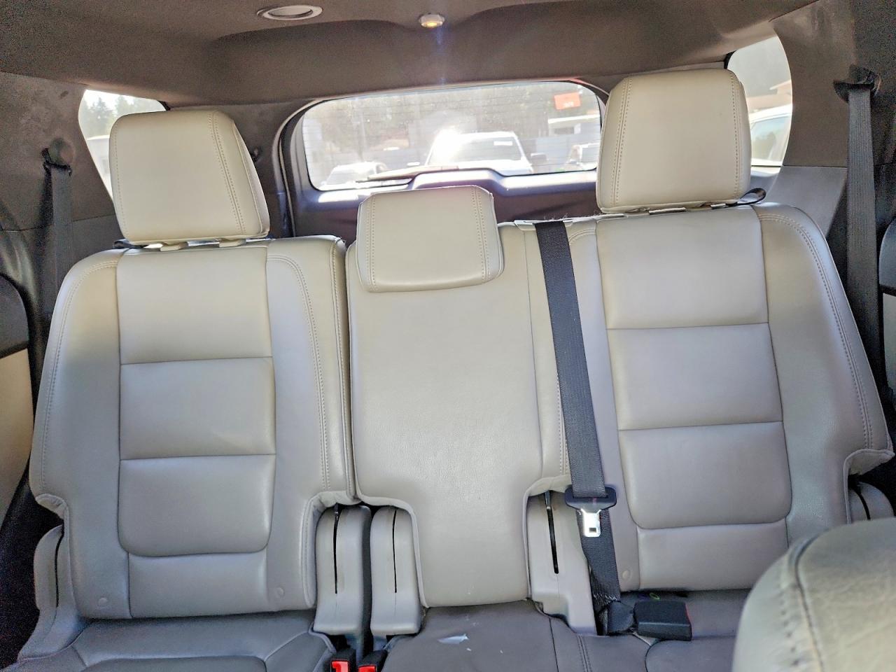 2011 Ford Explorer Xlt White vin: 1FMHK7D83BGA39323