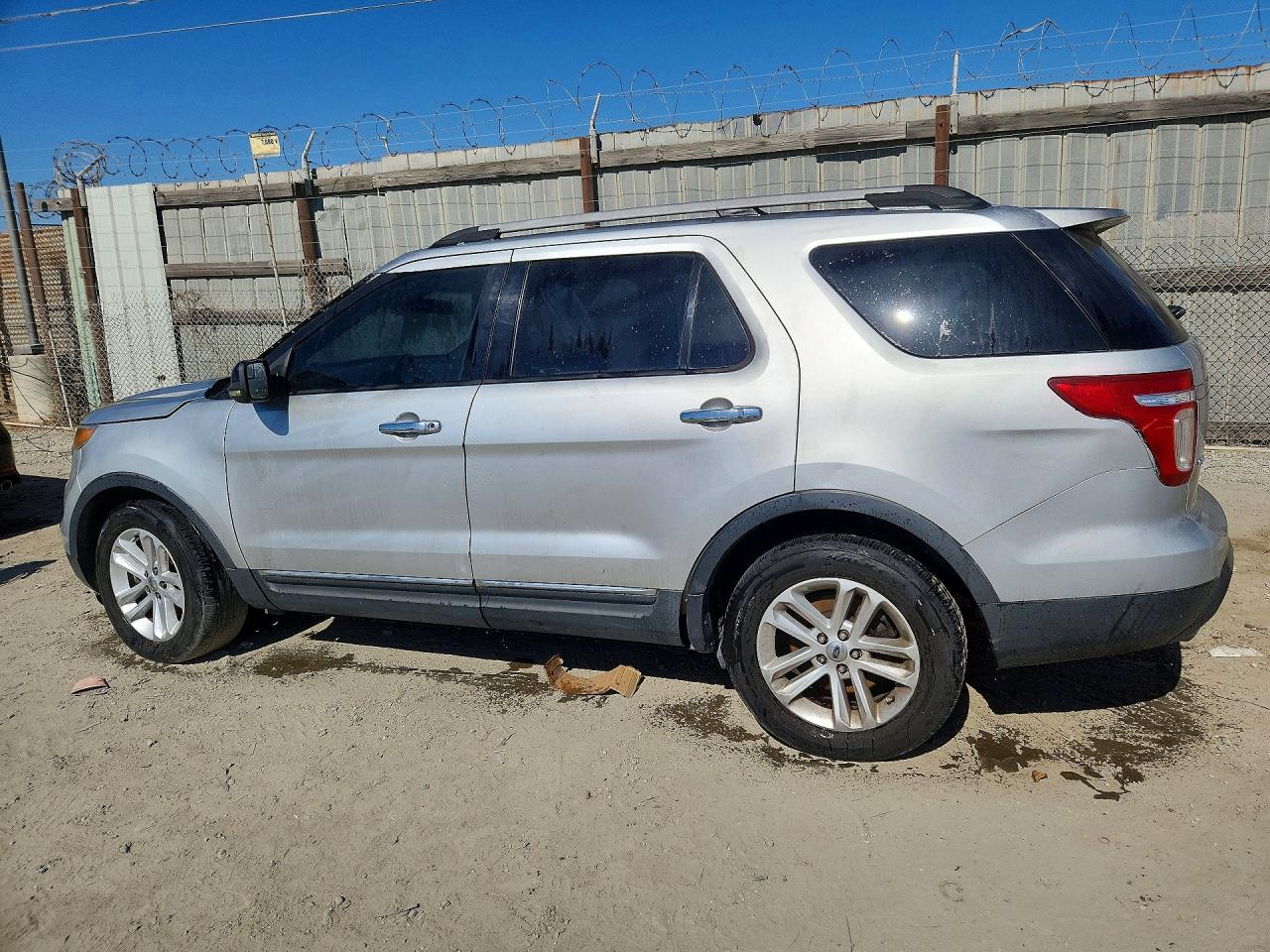 2011 Ford Explorer Xlt Silver vin: 1FMHK7D83BGA94483