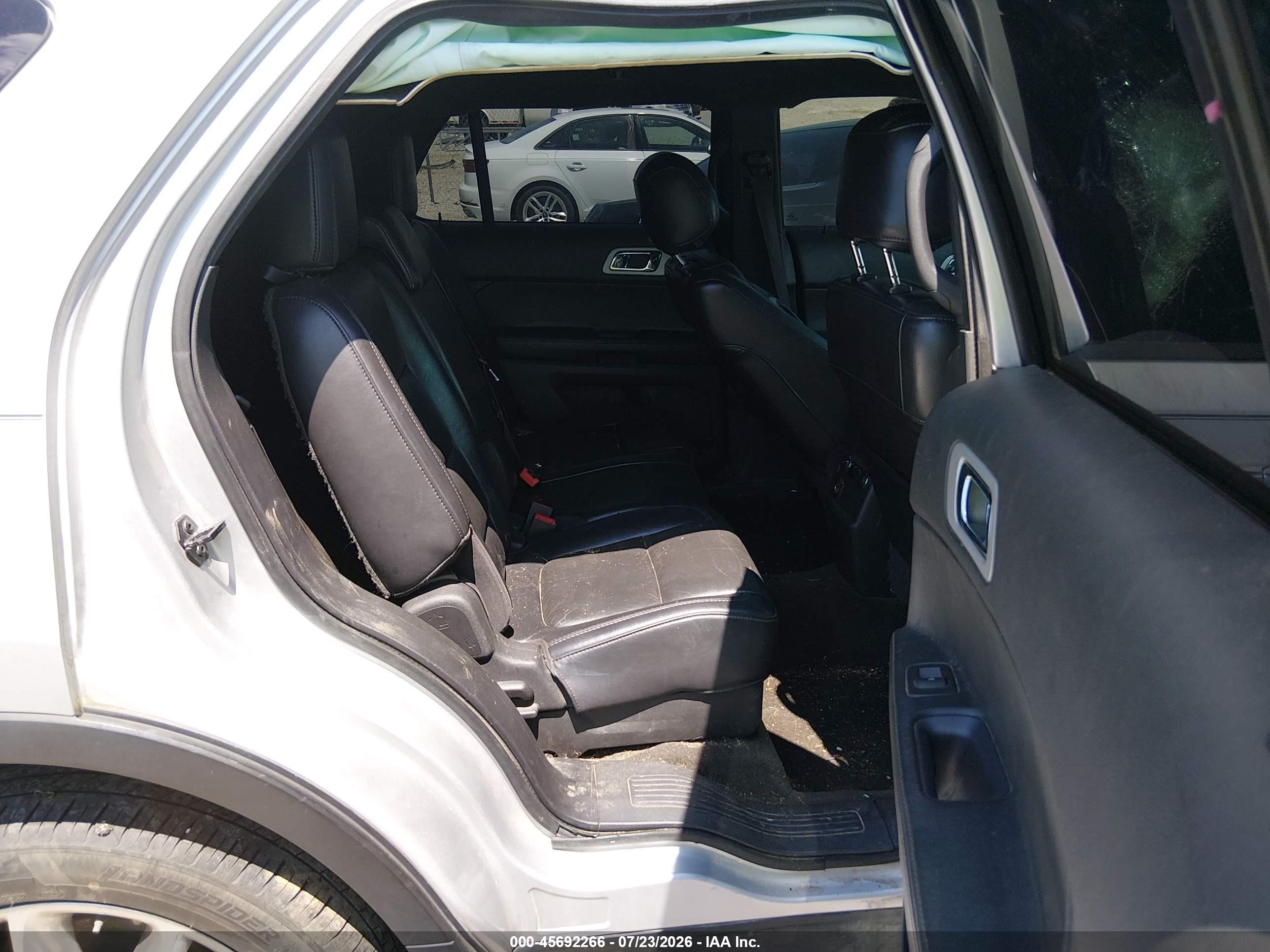 2012 Ford Explorer Xlt Silver vin: 1FMHK7D83CGA31143
