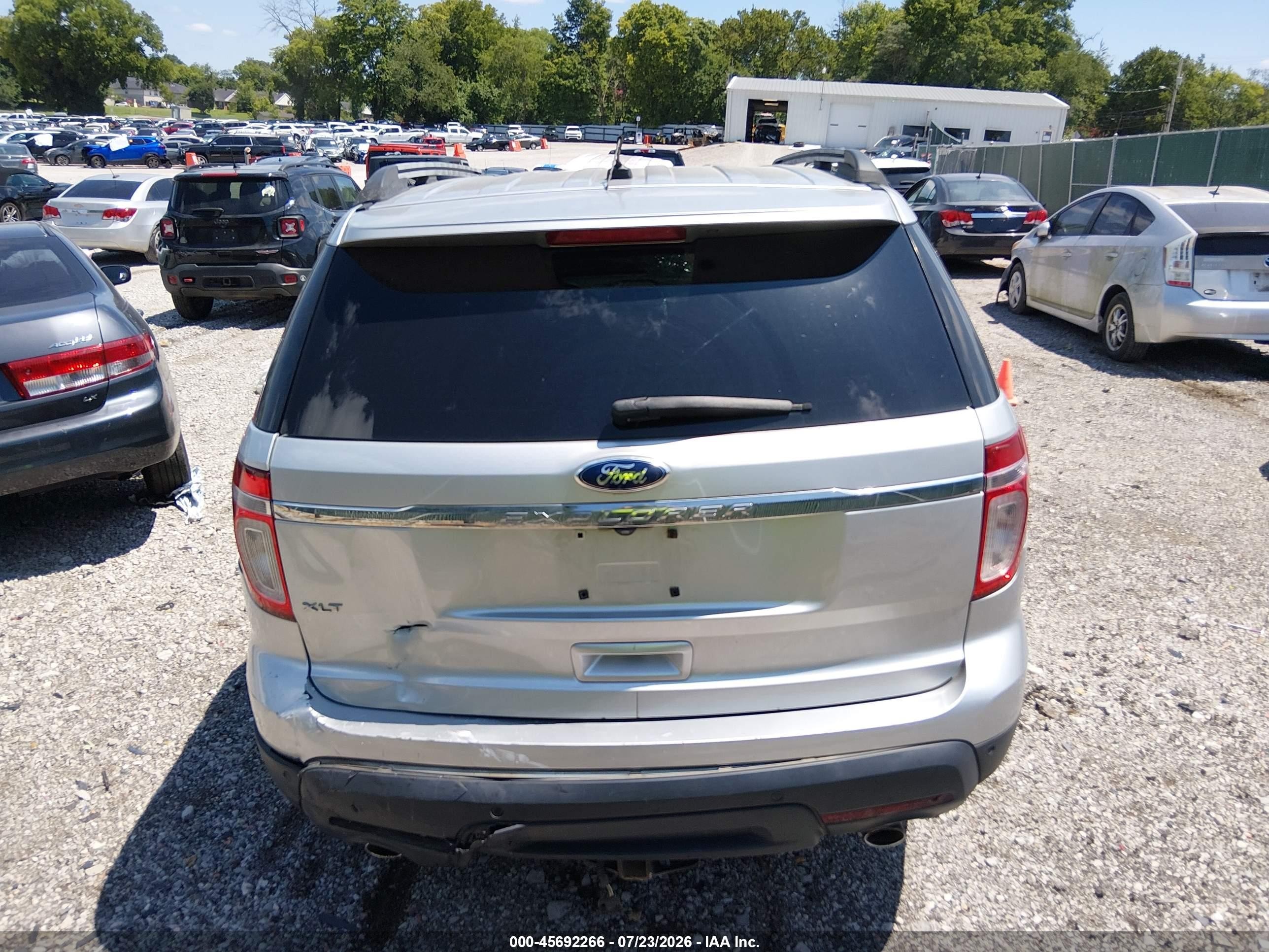 2012 Ford Explorer Xlt Silver vin: 1FMHK7D83CGA31143
