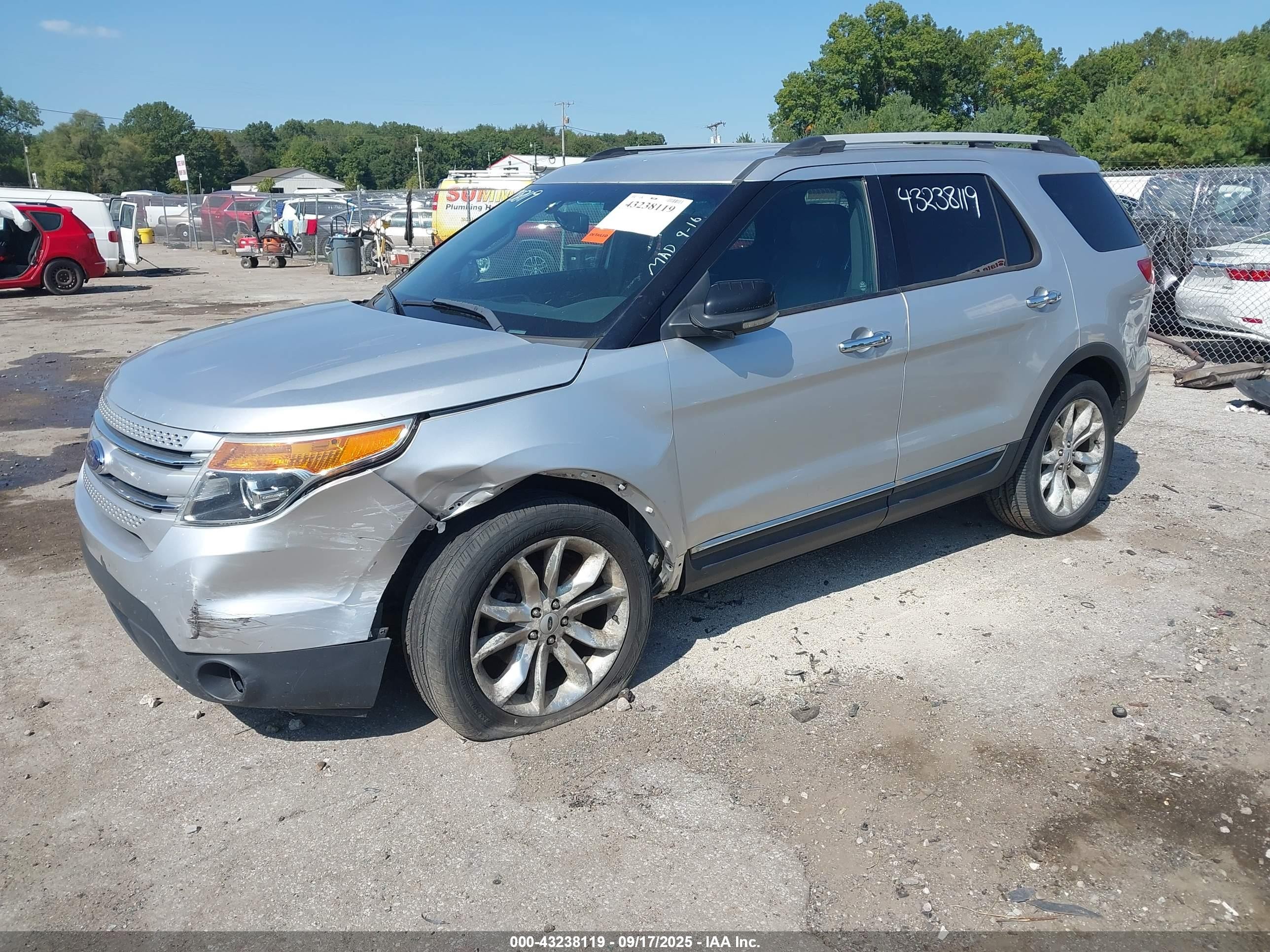 2012 Ford Explorer Xlt Серебряный vin: 1FMHK7D83CGA53319