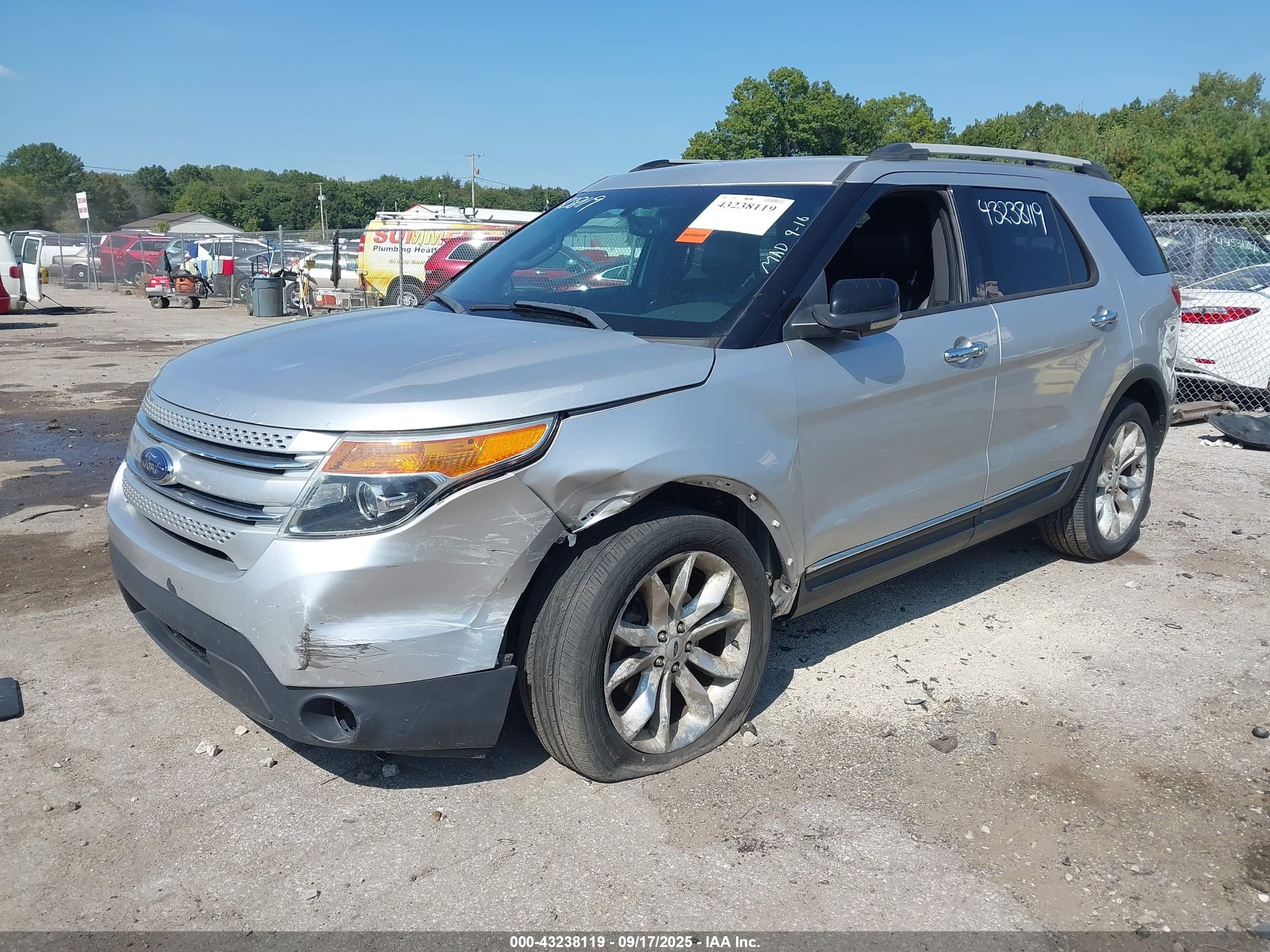 2012 Ford Explorer Xlt Серебряный vin: 1FMHK7D83CGA53319