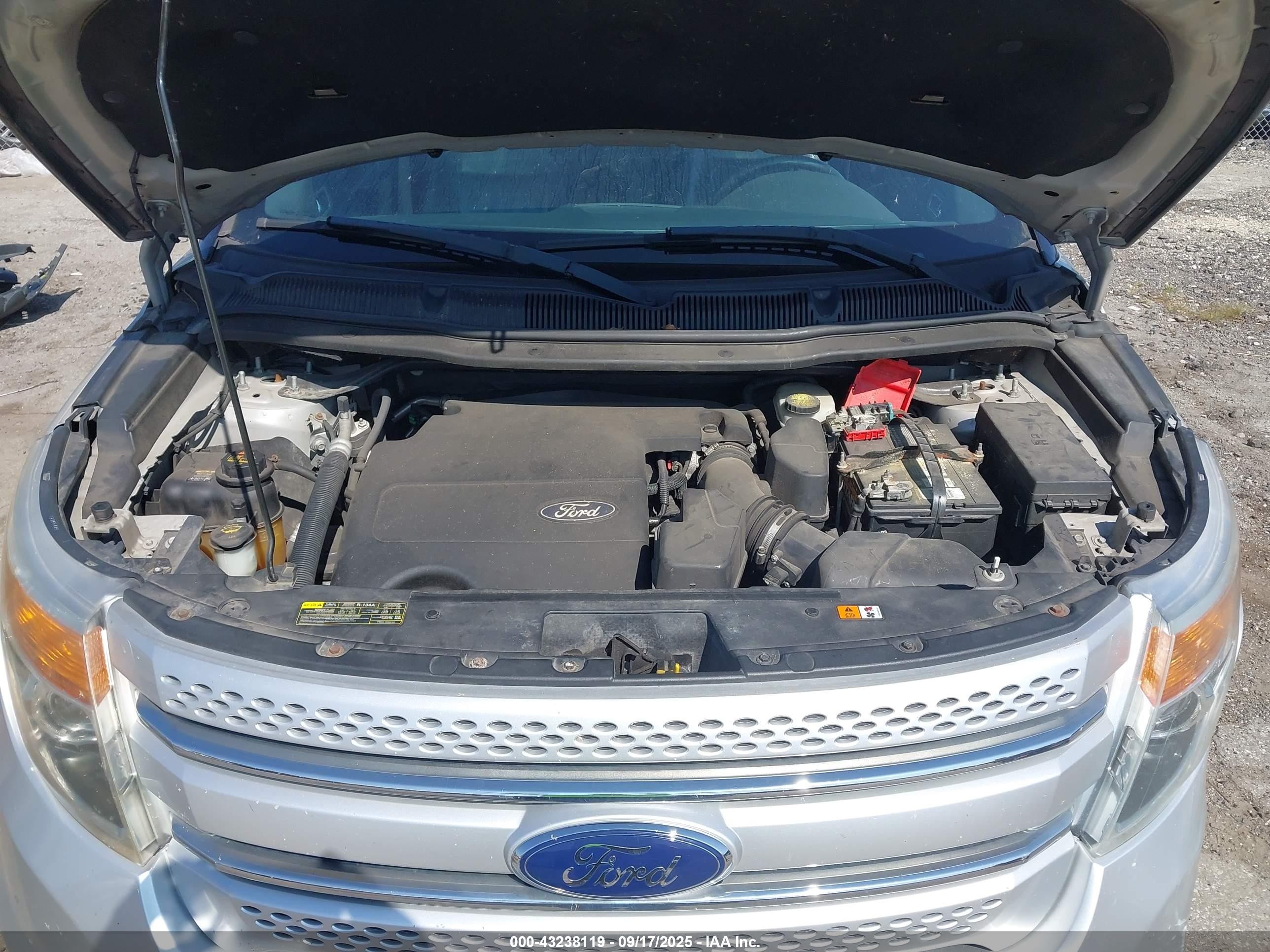 2012 Ford Explorer Xlt Серебряный vin: 1FMHK7D83CGA53319