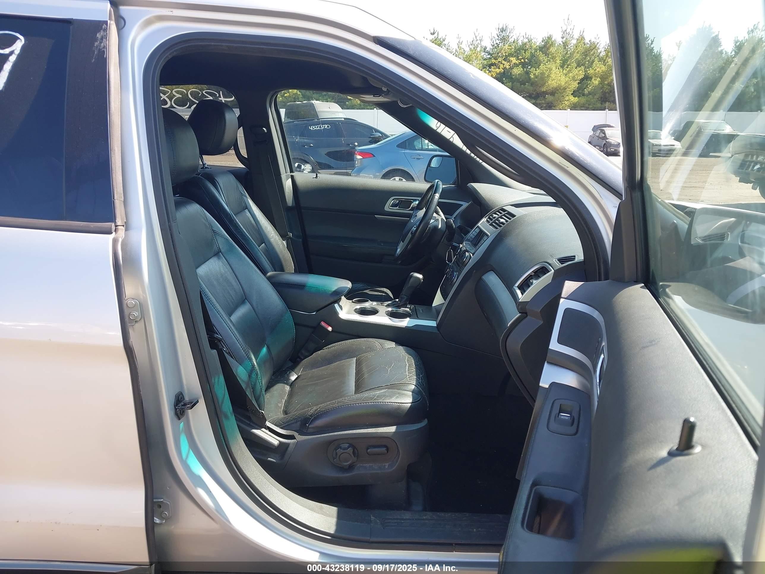 2012 Ford Explorer Xlt Серебряный vin: 1FMHK7D83CGA53319