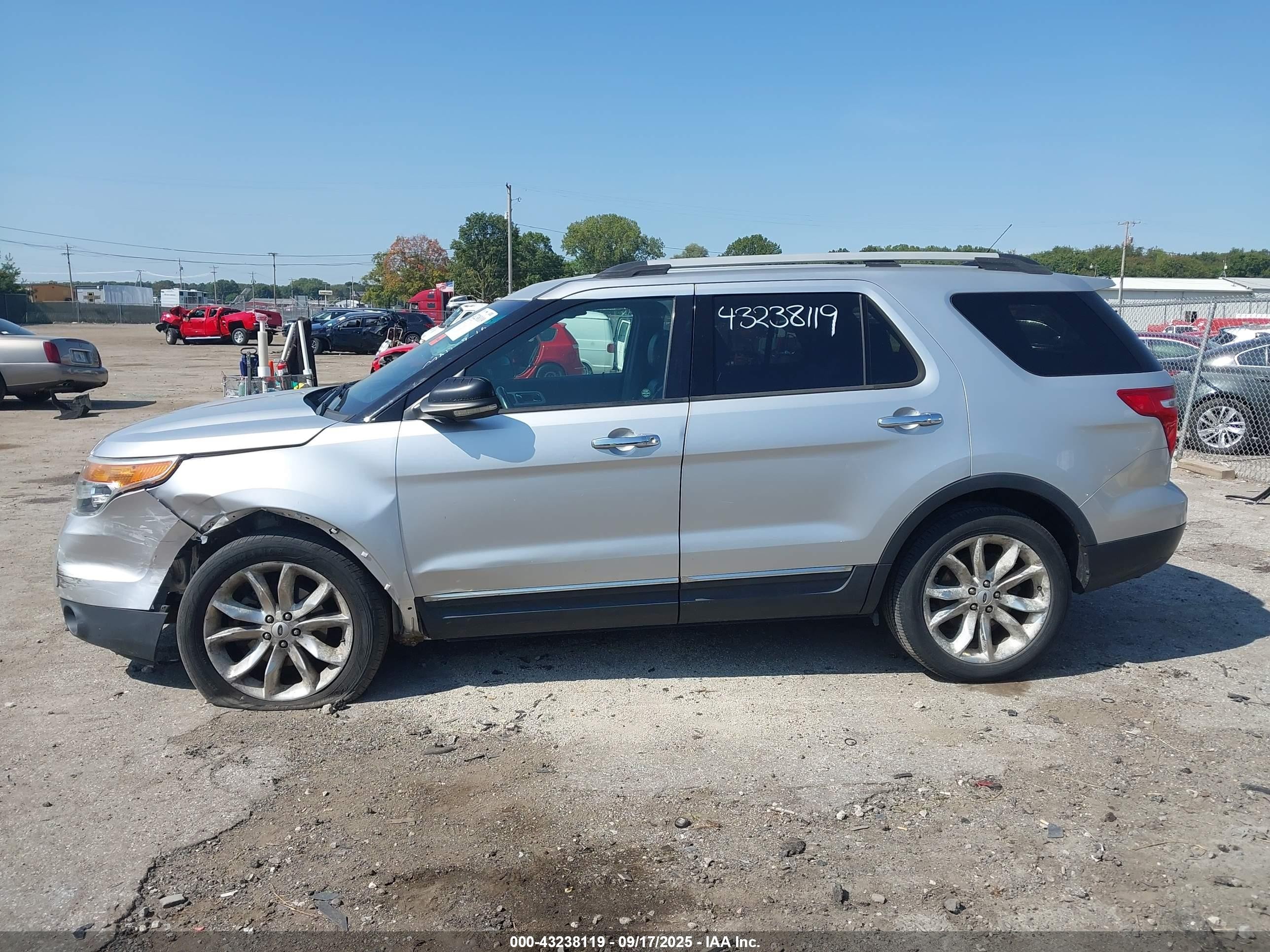 2012 Ford Explorer Xlt Серебряный vin: 1FMHK7D83CGA53319