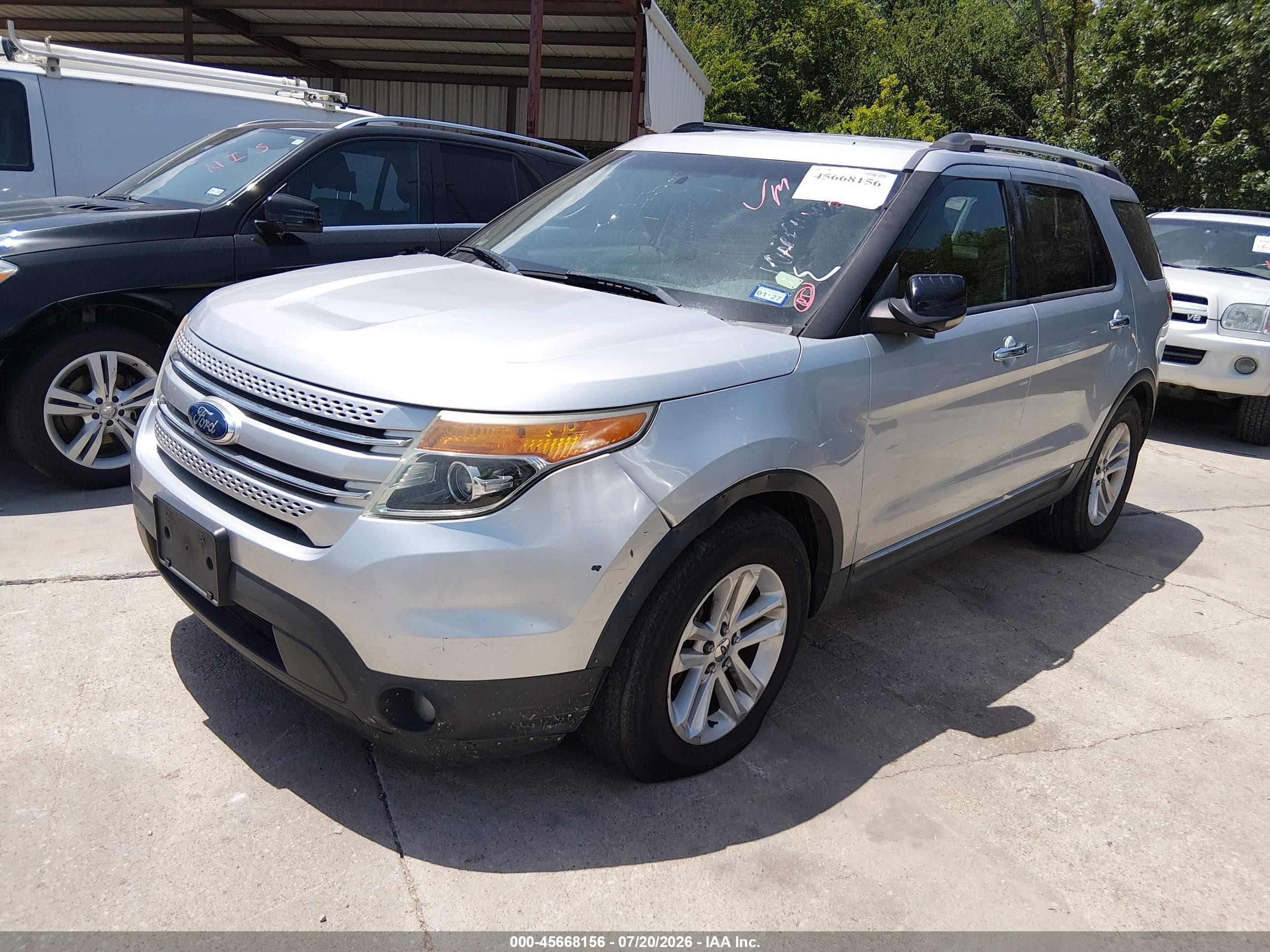 2011 Ford Explorer Xlt Silver vin: 1FMHK7D84BGA42568