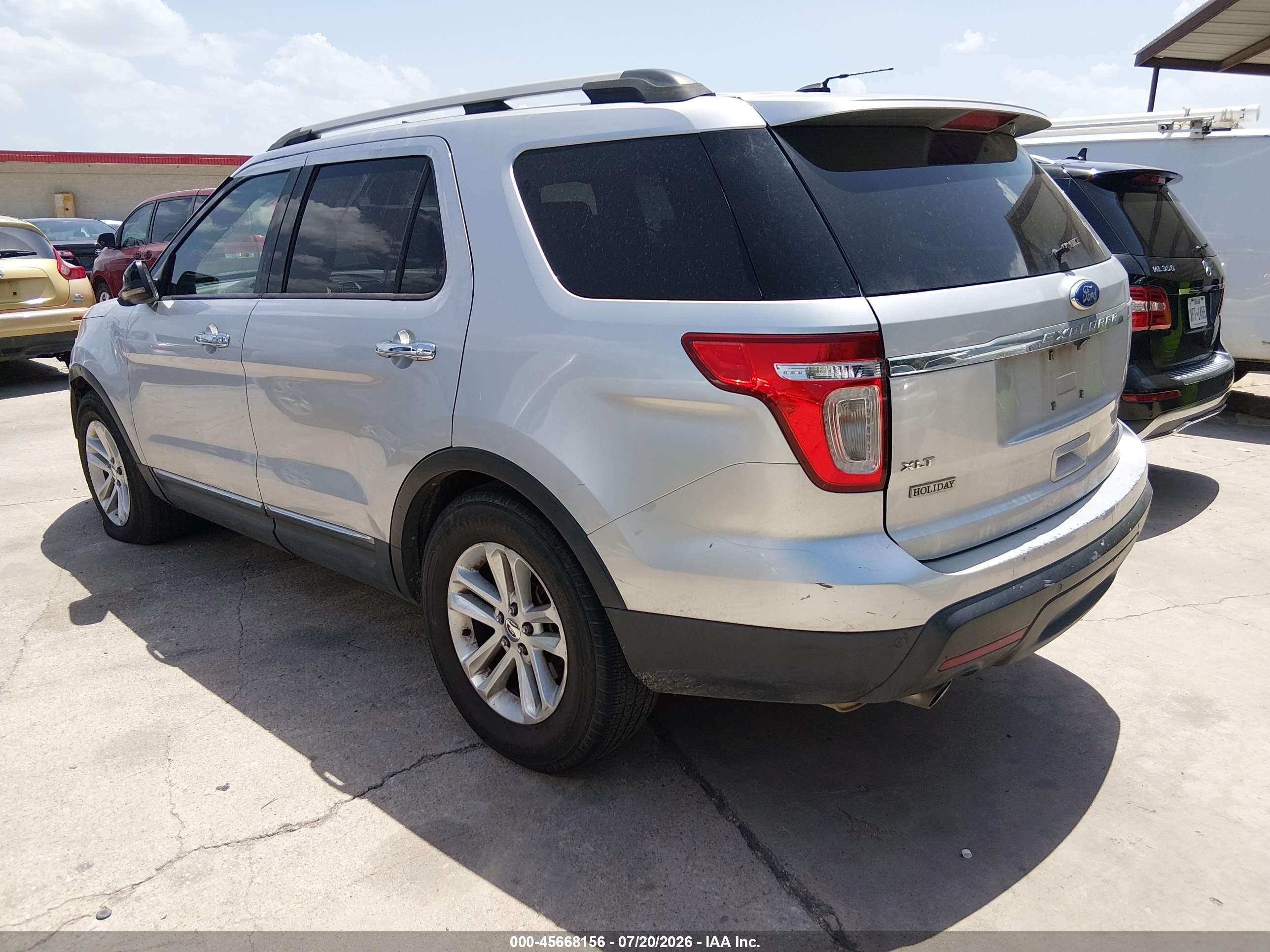 2011 Ford Explorer Xlt Silver vin: 1FMHK7D84BGA42568
