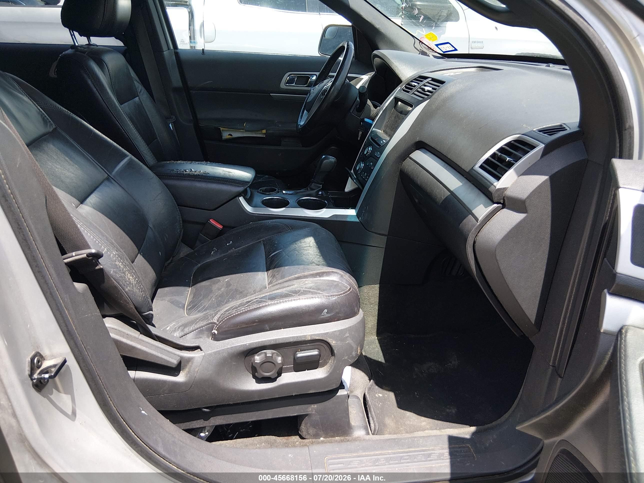 2011 Ford Explorer Xlt Silver vin: 1FMHK7D84BGA42568