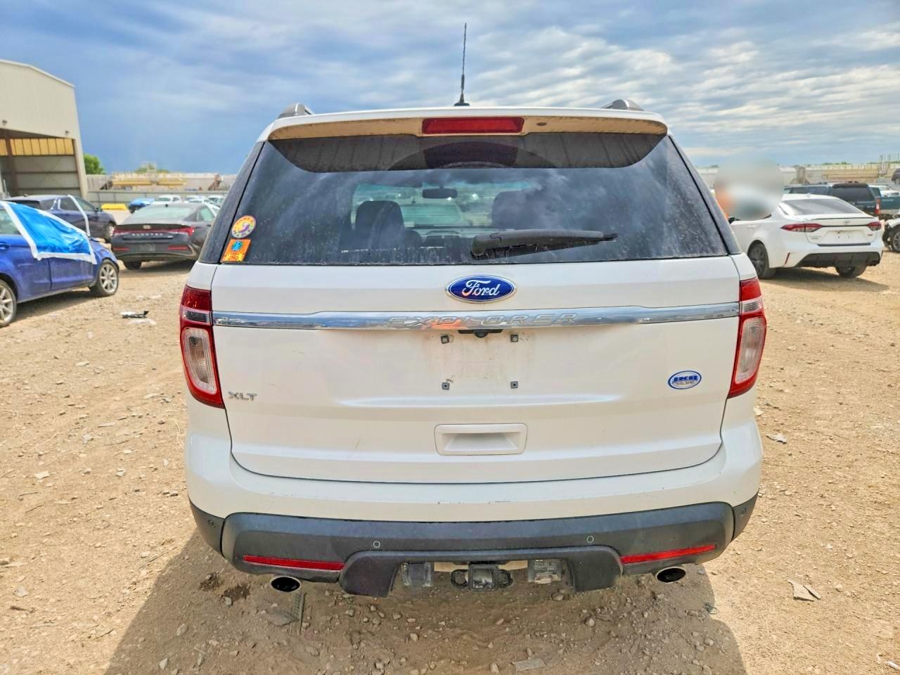 2011 Ford Explorer Xlt White vin: 1FMHK7D84BGA43266