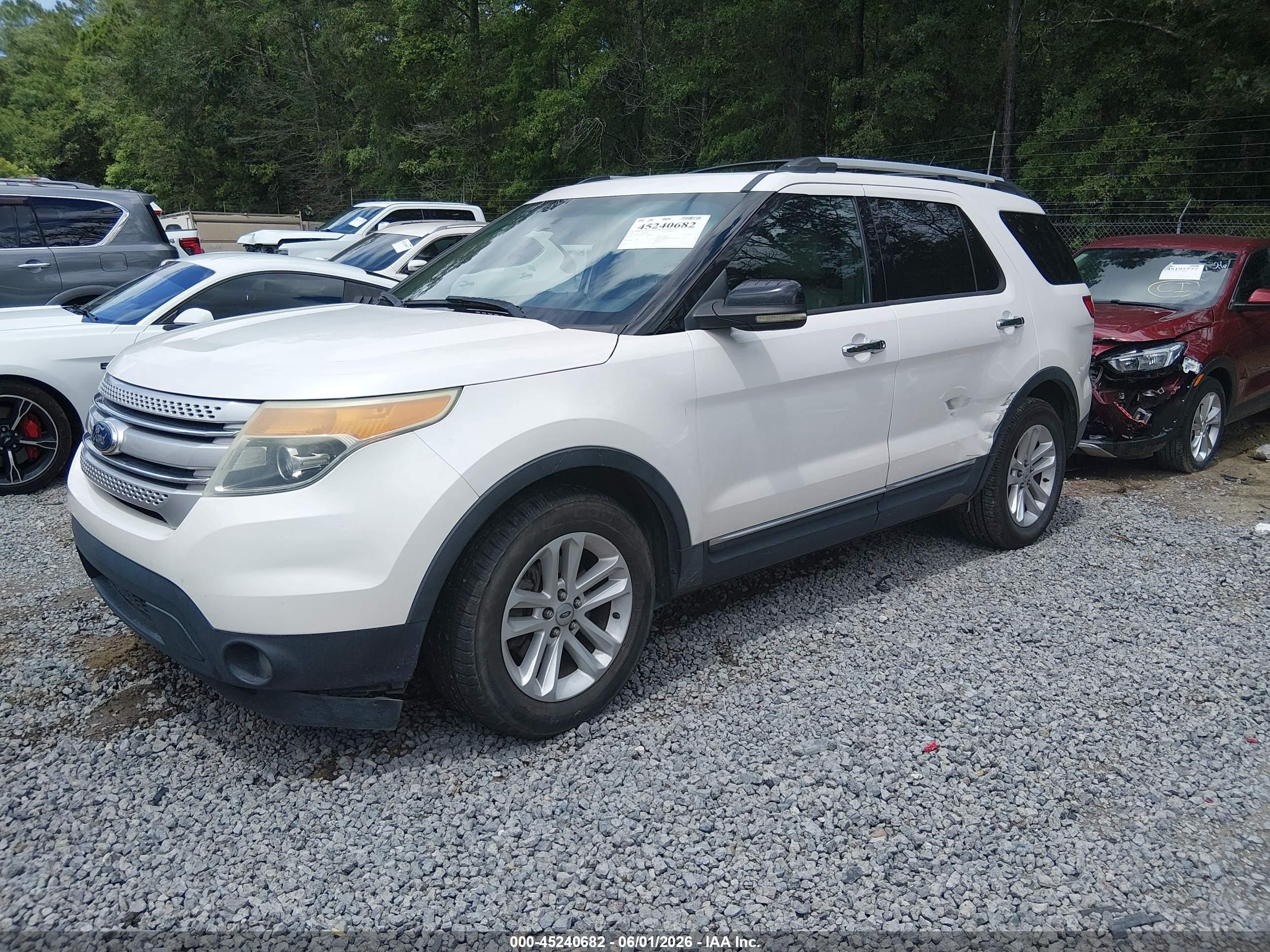 2011 Ford Explorer Xlt Белый vin: 1FMHK7D84BGA78616