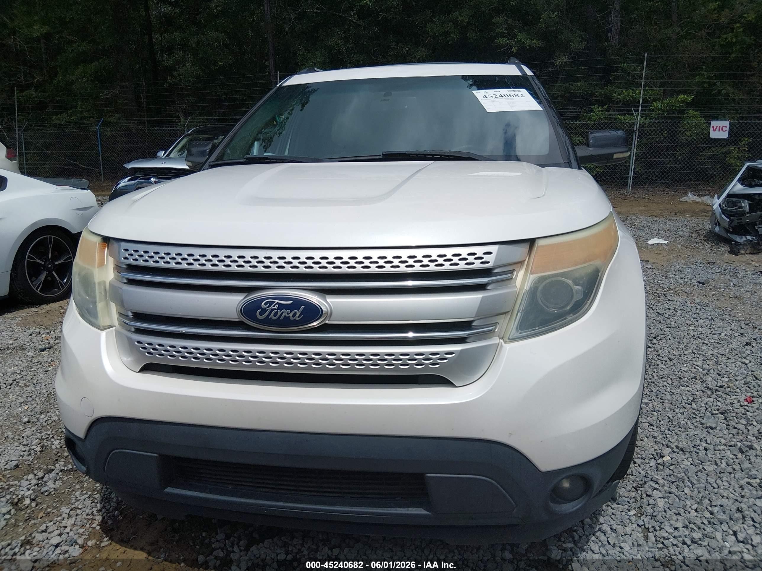 2011 Ford Explorer Xlt Белый vin: 1FMHK7D84BGA78616