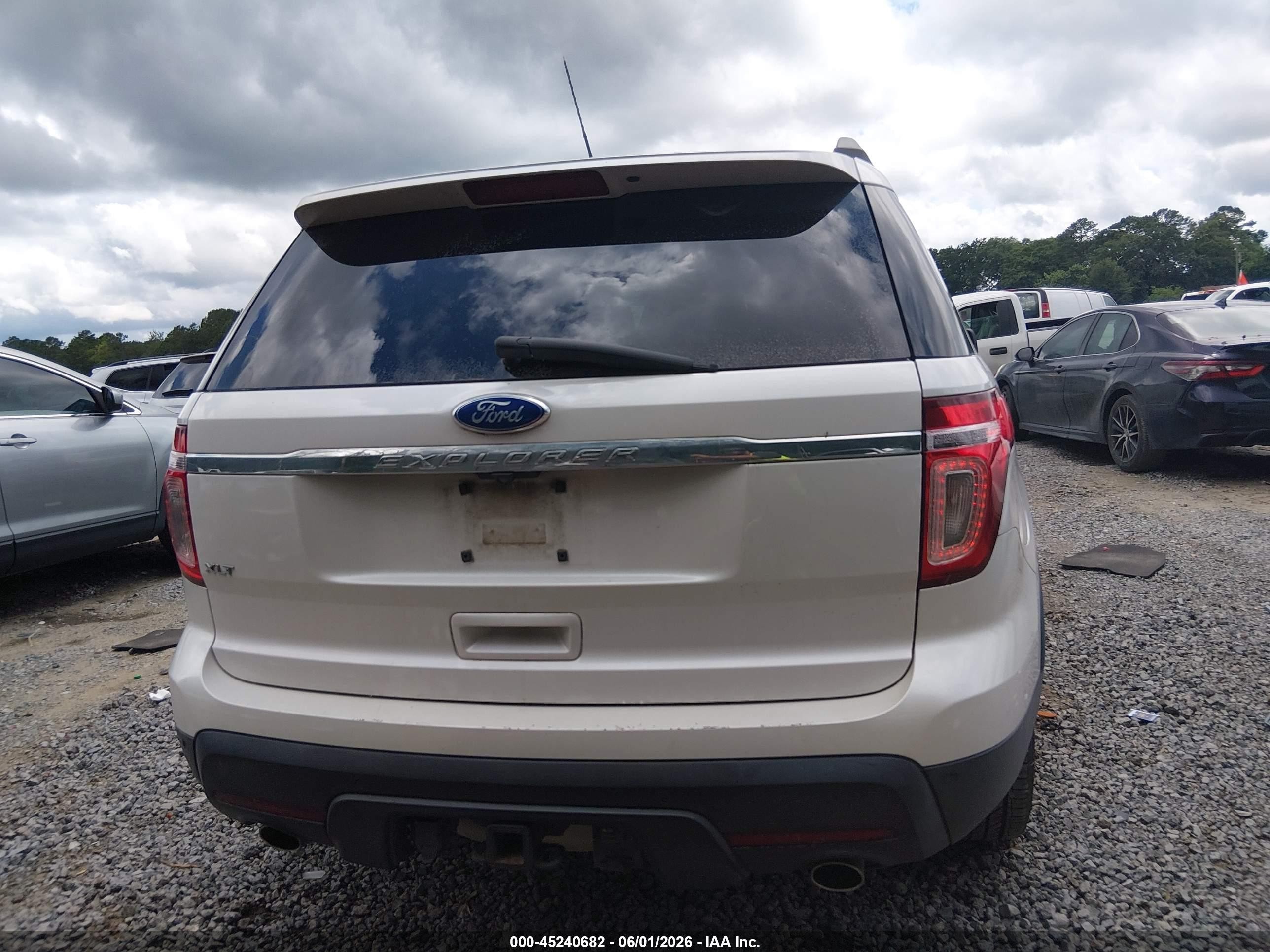 2011 Ford Explorer Xlt Белый vin: 1FMHK7D84BGA78616