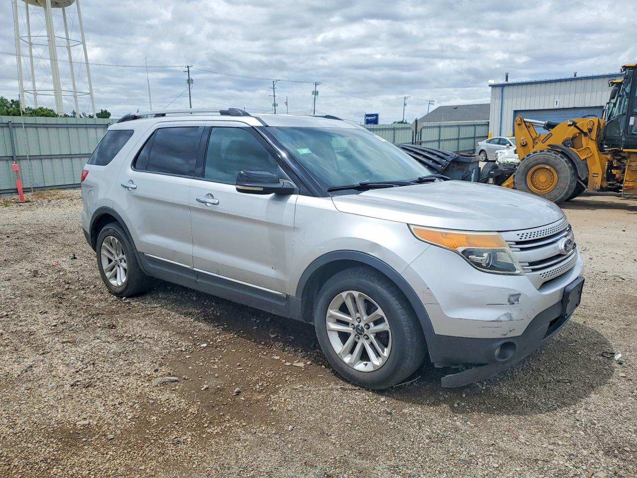 2011 Ford Explorer Xlt Silver vin: 1FMHK7D84BGA84139
