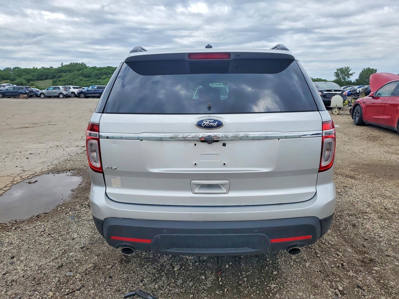 2011 Ford Explorer Xlt Silver vin: 1FMHK7D84BGA84139