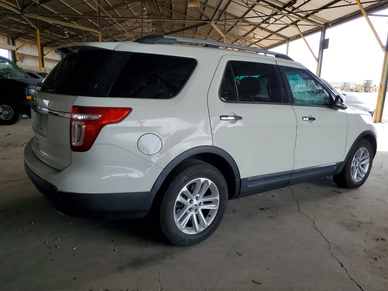 2012 Ford Explorer Xlt White vin: 1FMHK7D84CGA05327