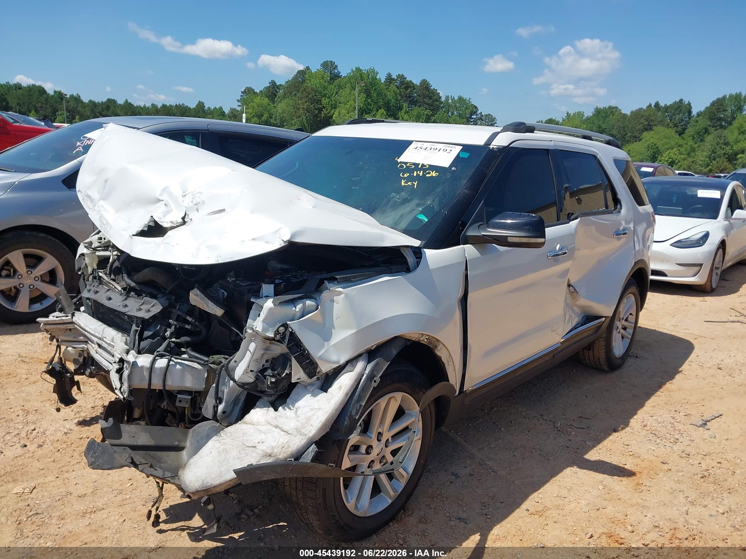 2012 Ford Explorer Xlt White vin: 1FMHK7D84CGA90573