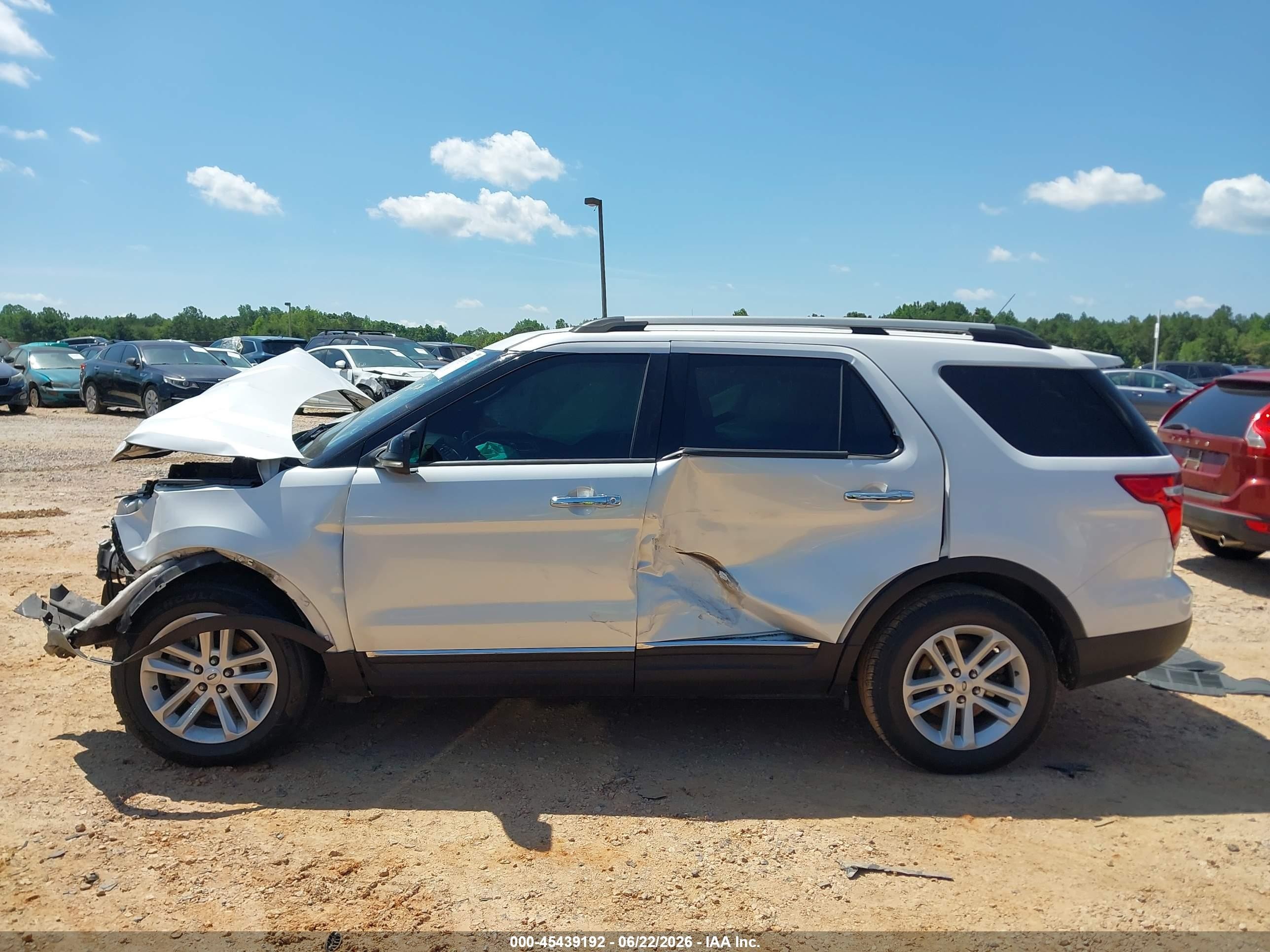 2012 Ford Explorer Xlt White vin: 1FMHK7D84CGA90573