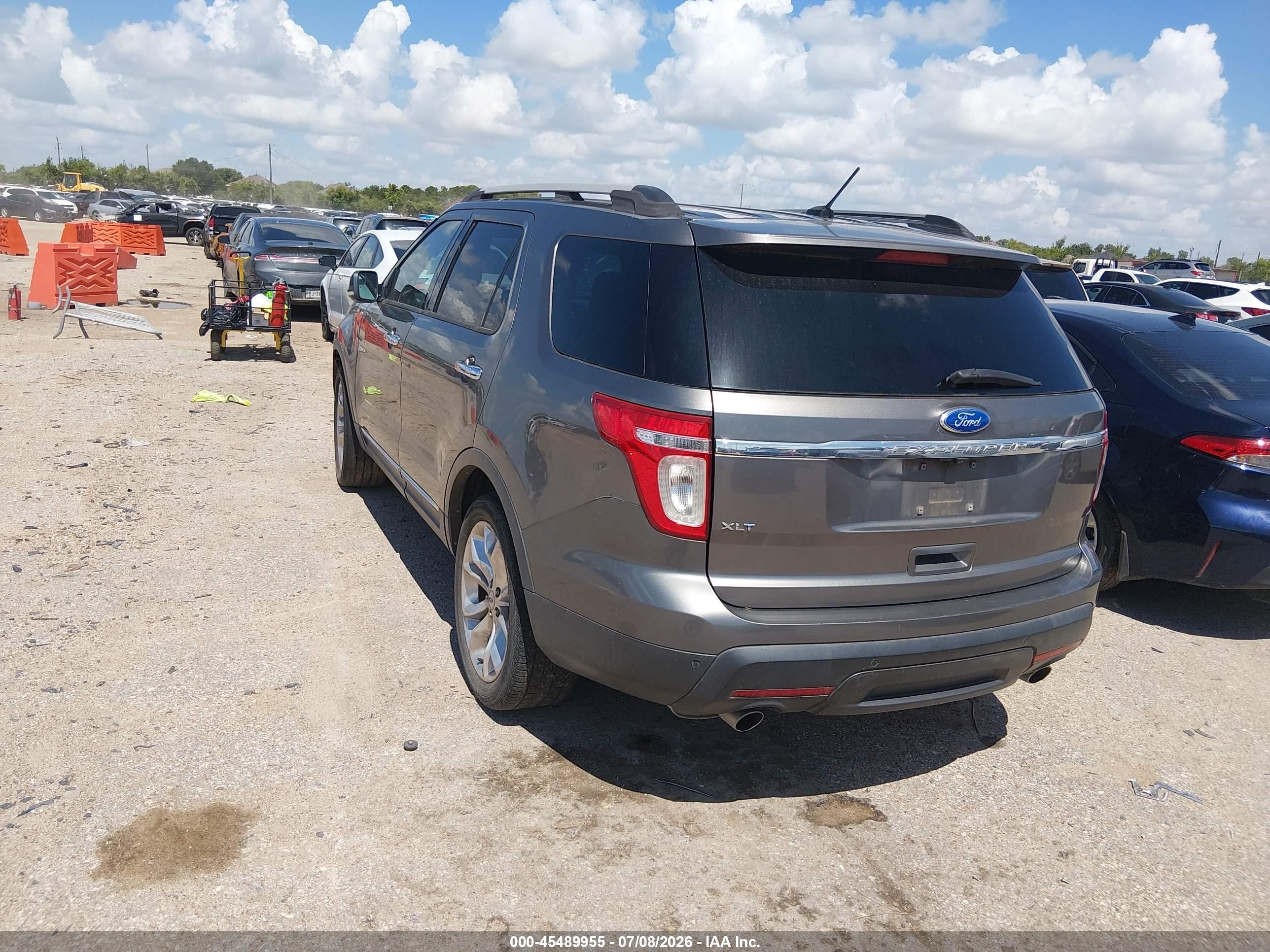2011 Ford Explorer Xlt Серый vin: 1FMHK7D85BGA50520