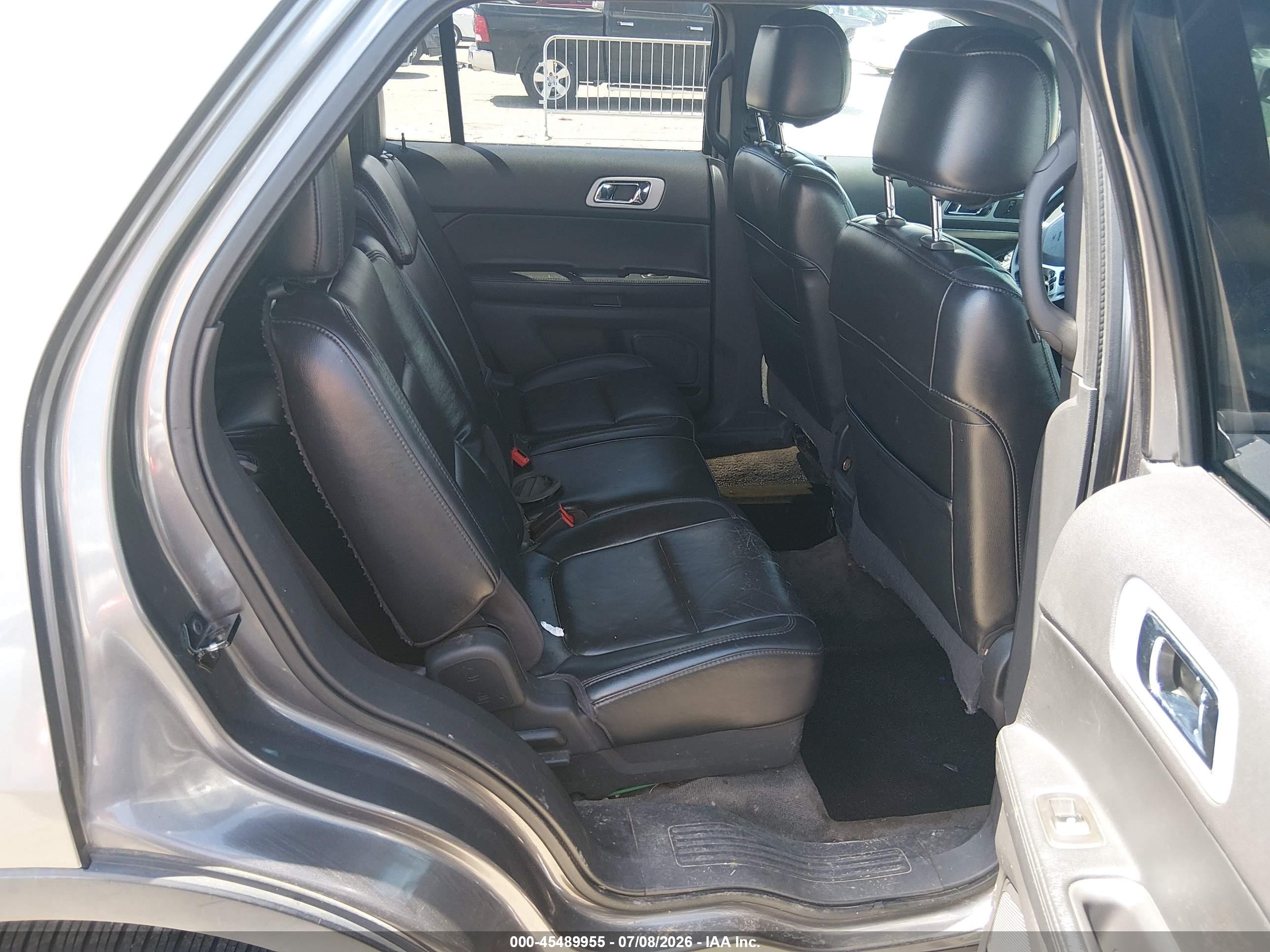 2011 Ford Explorer Xlt Серый vin: 1FMHK7D85BGA50520