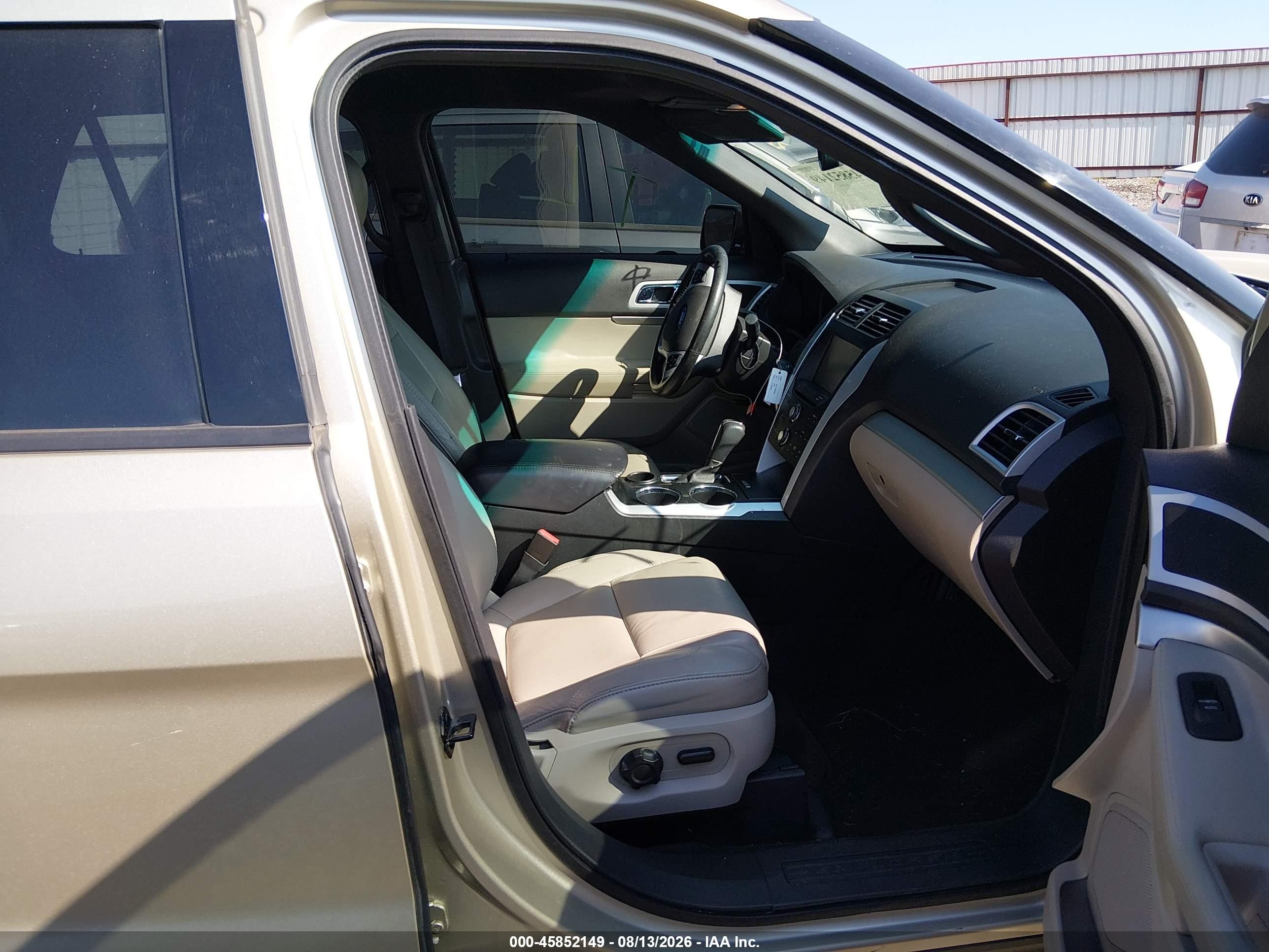 2011 Ford Explorer Xlt Золотой vin: 1FMHK7D85BGA90970