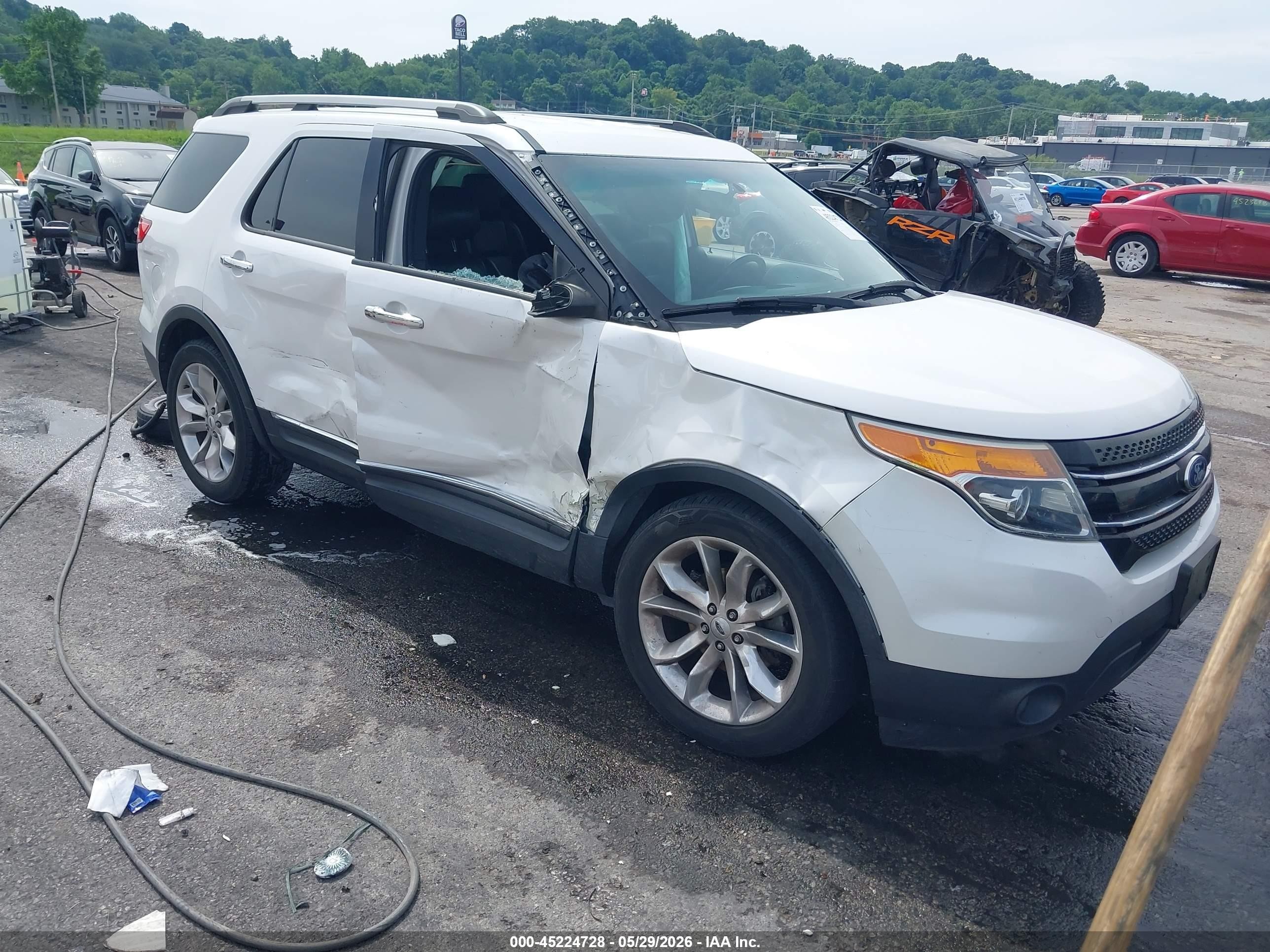 2012 Ford Explorer Xlt White vin: 1FMHK7D85CGA04493