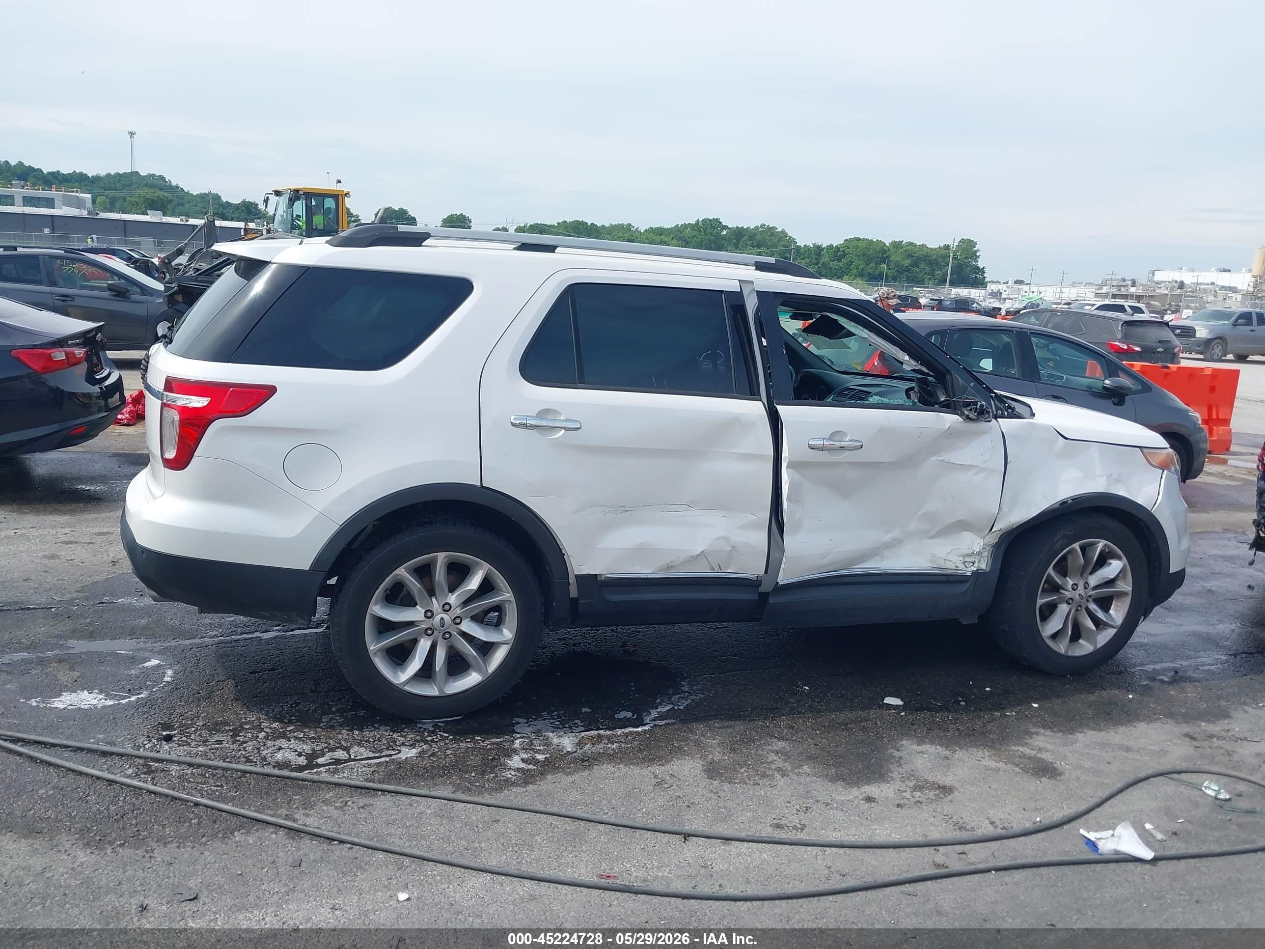 2012 Ford Explorer Xlt White vin: 1FMHK7D85CGA04493