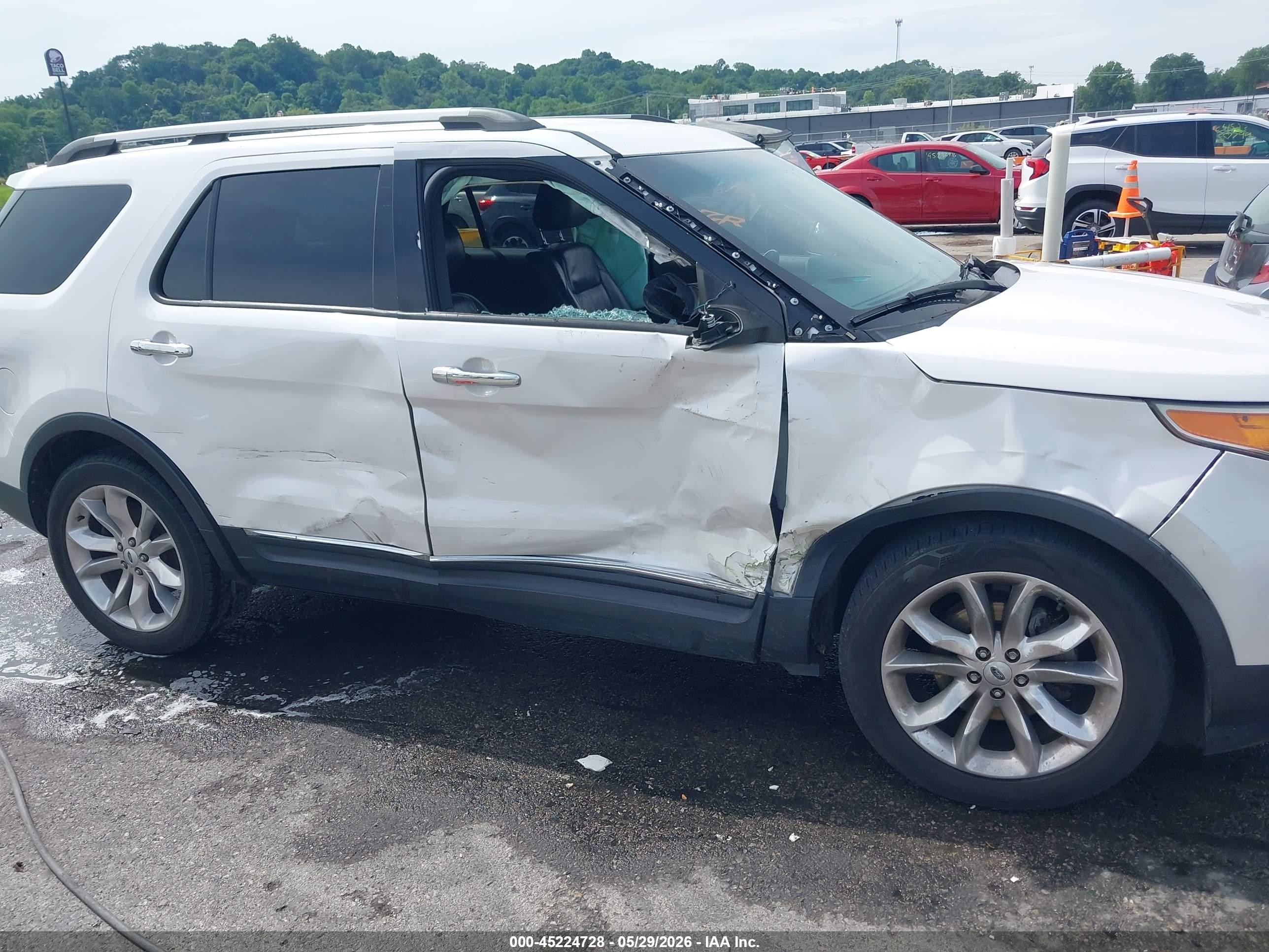 2012 Ford Explorer Xlt White vin: 1FMHK7D85CGA04493