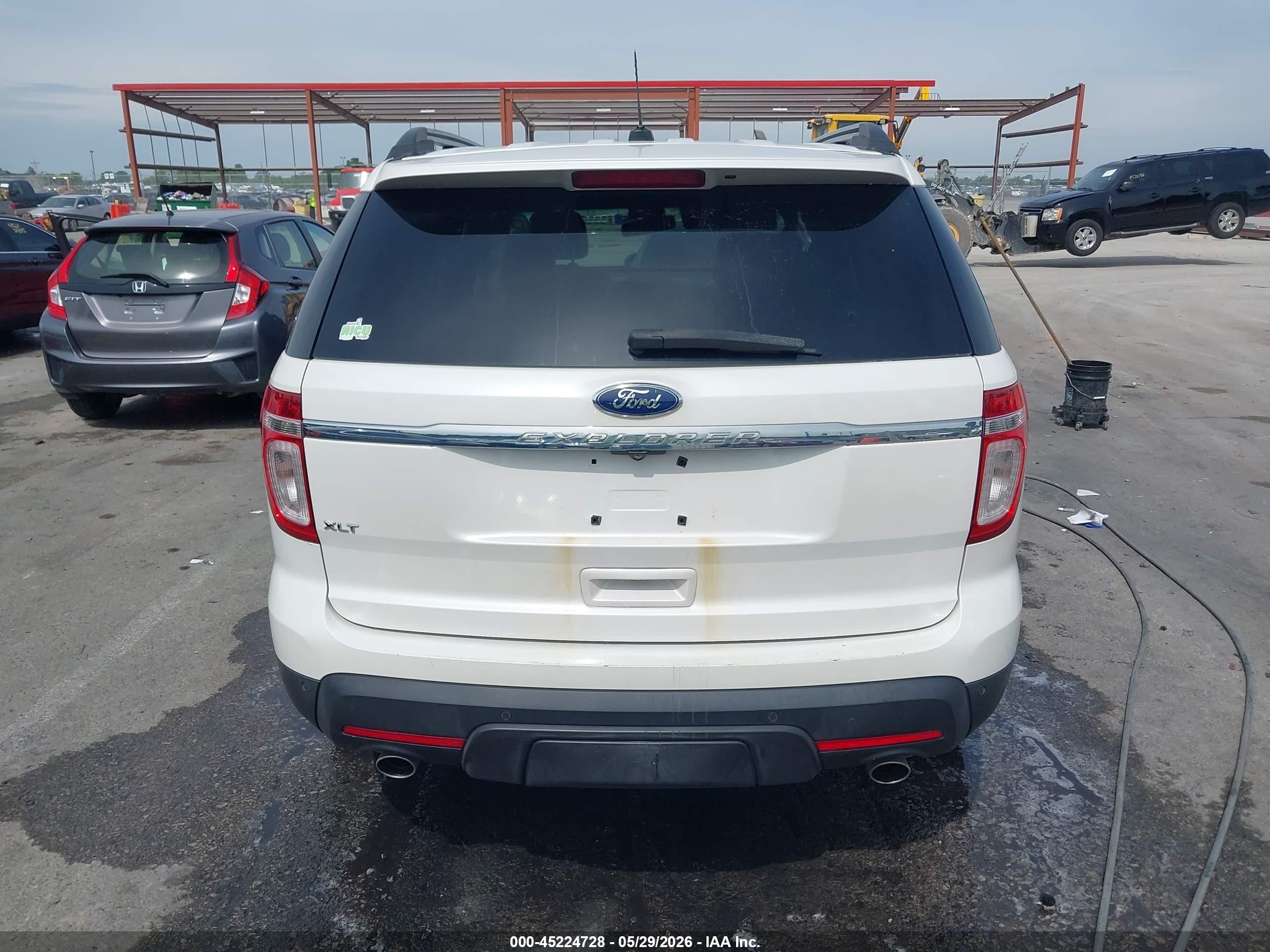 2012 Ford Explorer Xlt White vin: 1FMHK7D85CGA04493