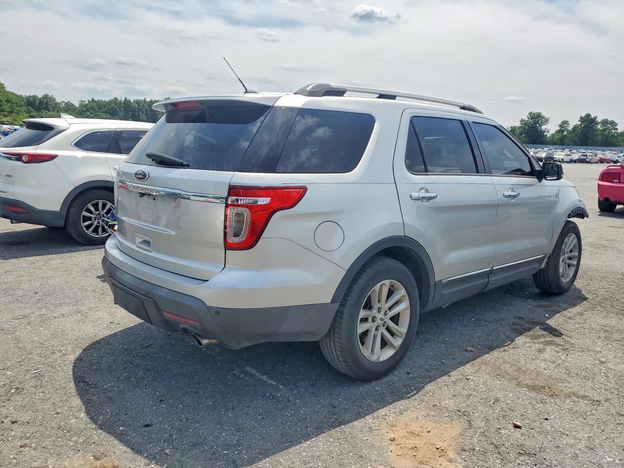 2012 Ford Explorer Xlt Silver vin: 1FMHK7D85CGA34674