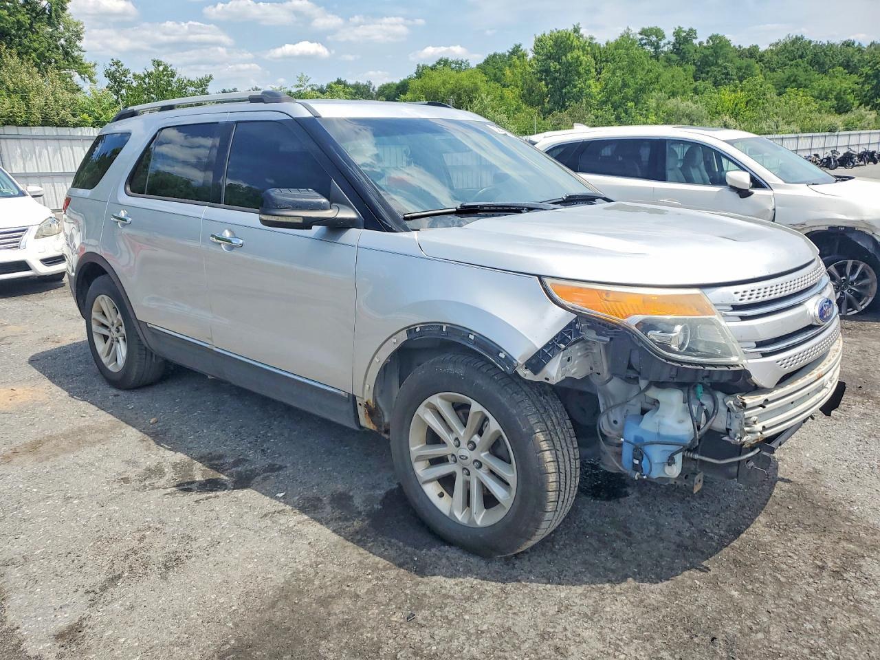 2012 Ford Explorer Xlt Silver vin: 1FMHK7D85CGA34674